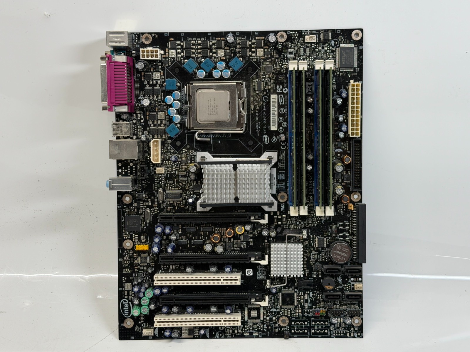 Intel D975XBX2D53350-509 LGA775 Core 2 Quad 4GB DDR2 ATXNO IO SHIELD
