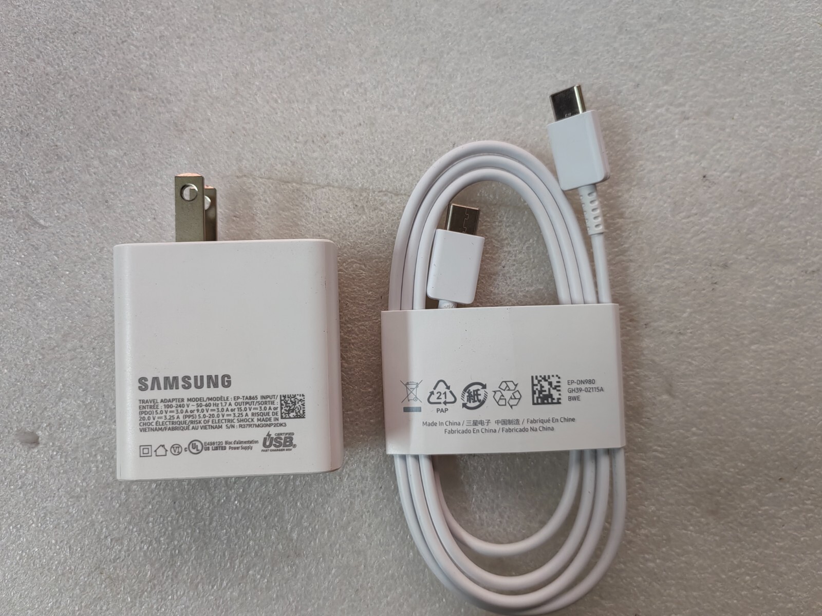 Genuine SAMSUNG Galaxy Book 4/5 Pro 360 Fast Charging Power Adapter EP-TA865 
