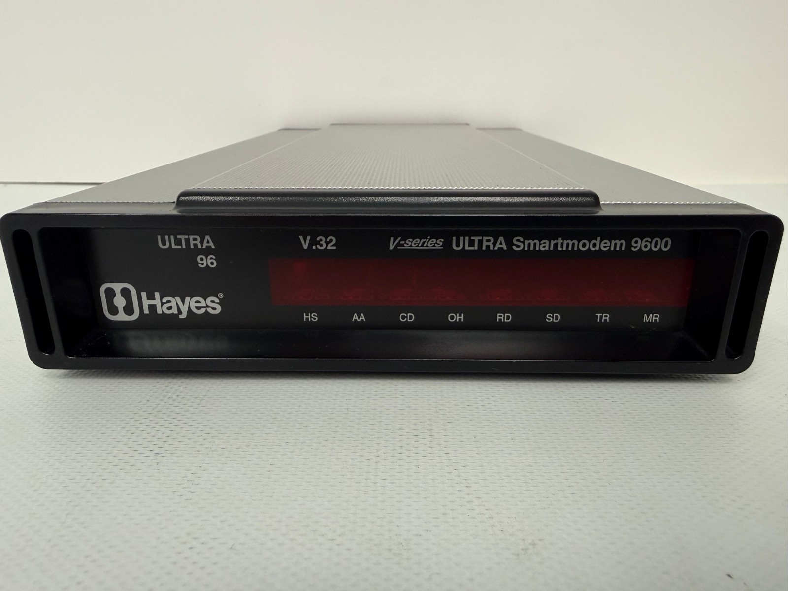 HAYES 2004AM V-SERIES SMARTMODEM ULTRA 9600 EXTERNAL MODEM WITH AC