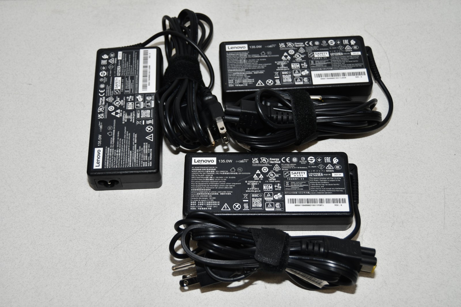 ^ Lot 3x Genuine AC Power Adapter Lenovo ADL135NDC3A  20V 6.75A 135W #X9075