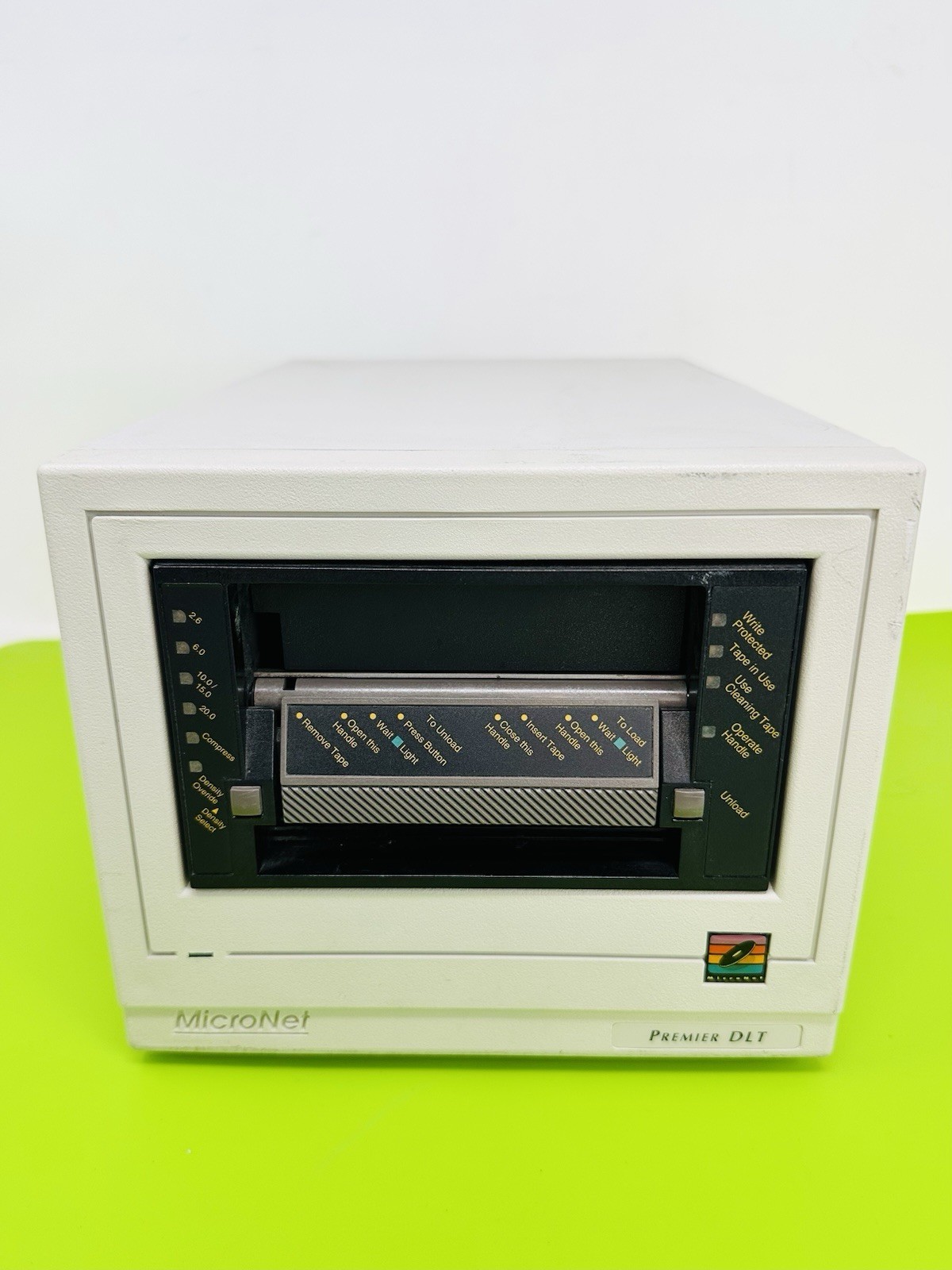 MicroNet SB40DLT Premier DLT External SCSI Tape Drive 20/40GB - AS IS / Untested