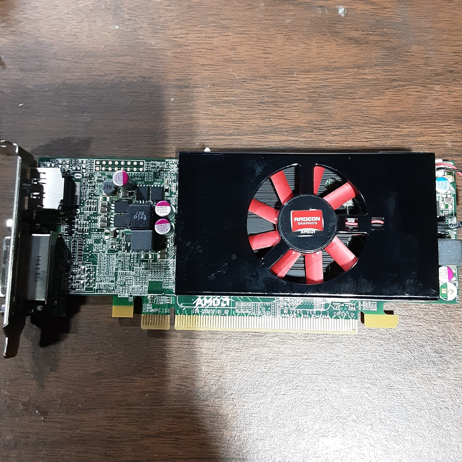 AMD Radeon 8570 1GB PCI-Express Graphics Card DVI & DisplayPort