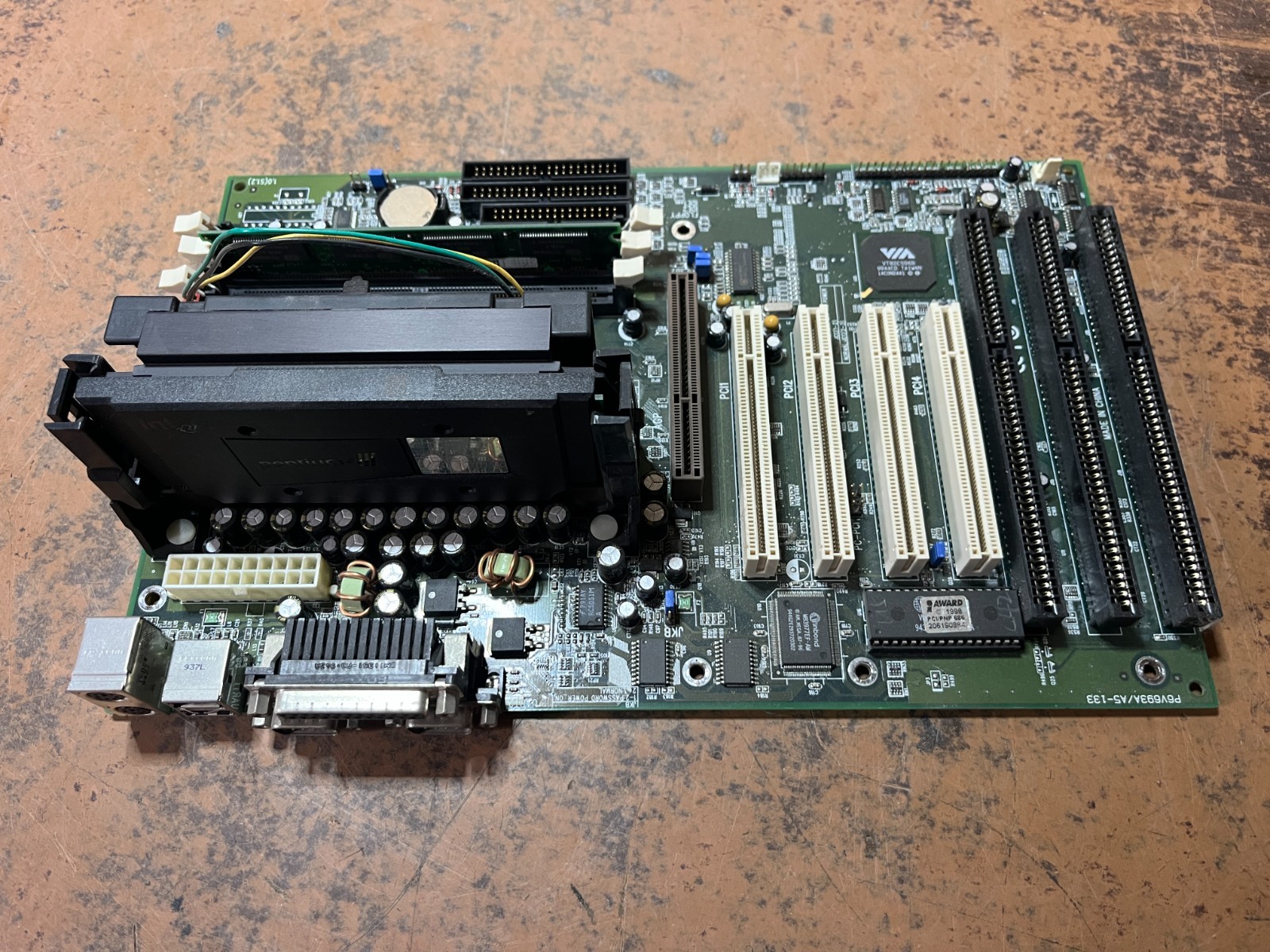 Legend QDI Advance 5/133 P6V693A/A5-133 Slot 1 ATX Motherboard AGP ISA PCI VIA A