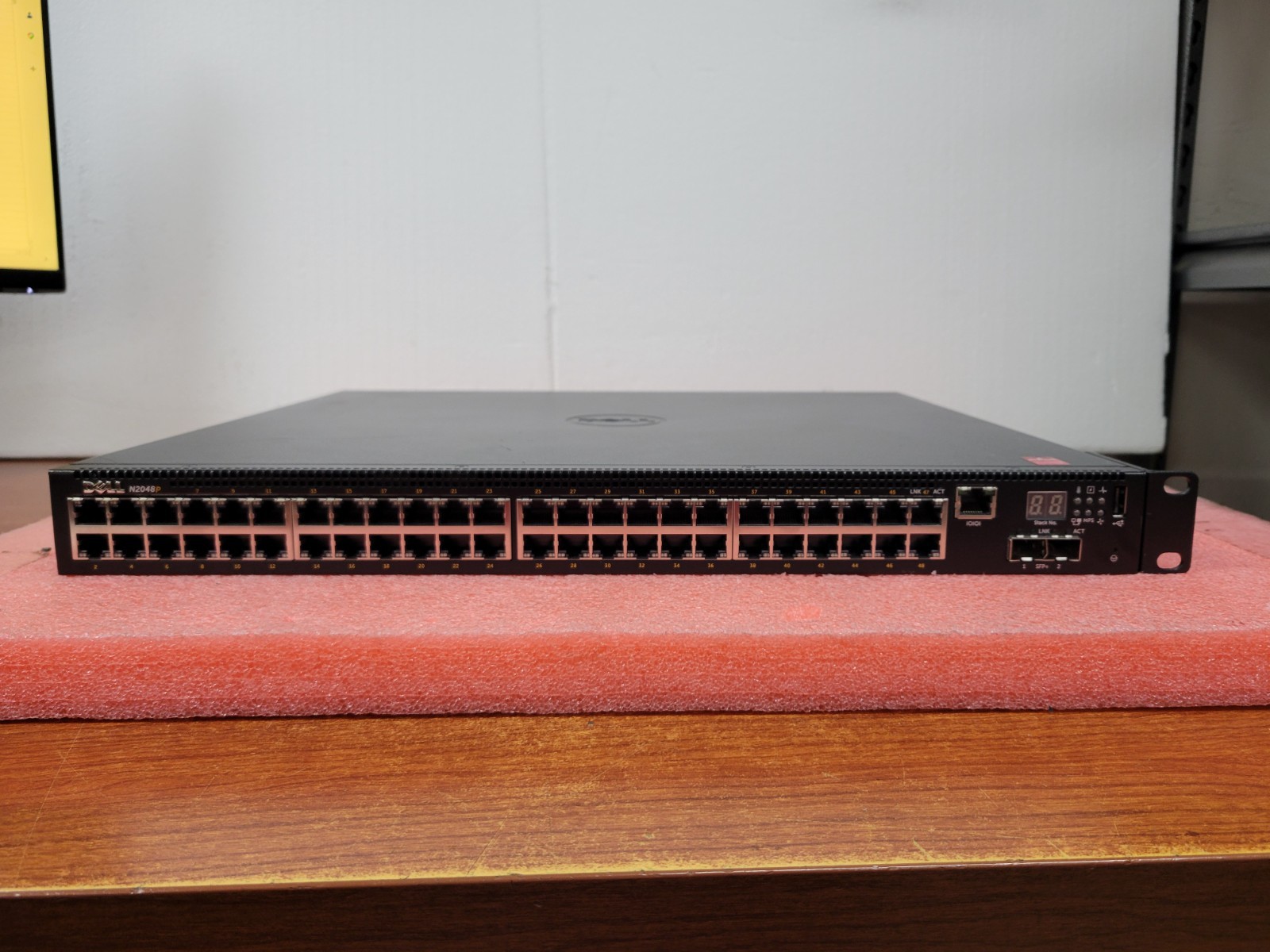 Dell N2048P 48 Port Managed Network Switch *Missing Rack Ear* | C1099DS