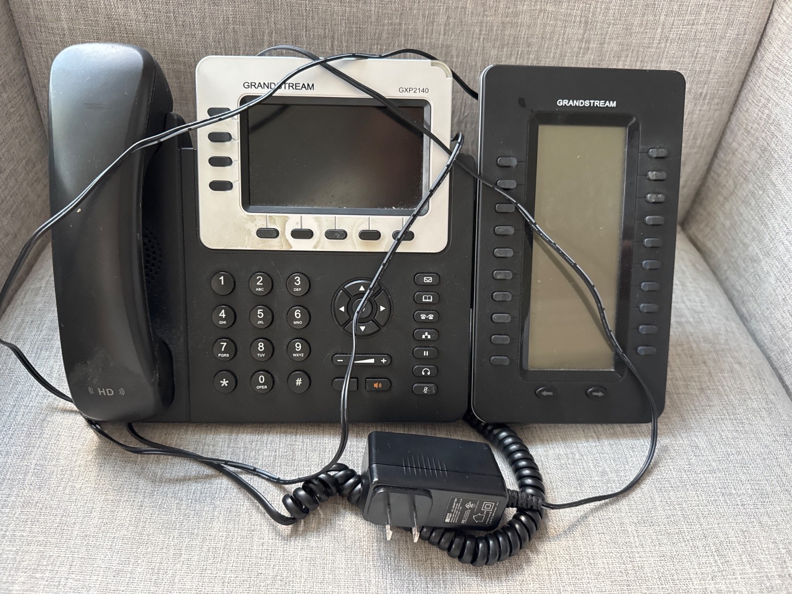 Grandstream GXP2140 IP Phone and Dynamic Keyboard Working Tested