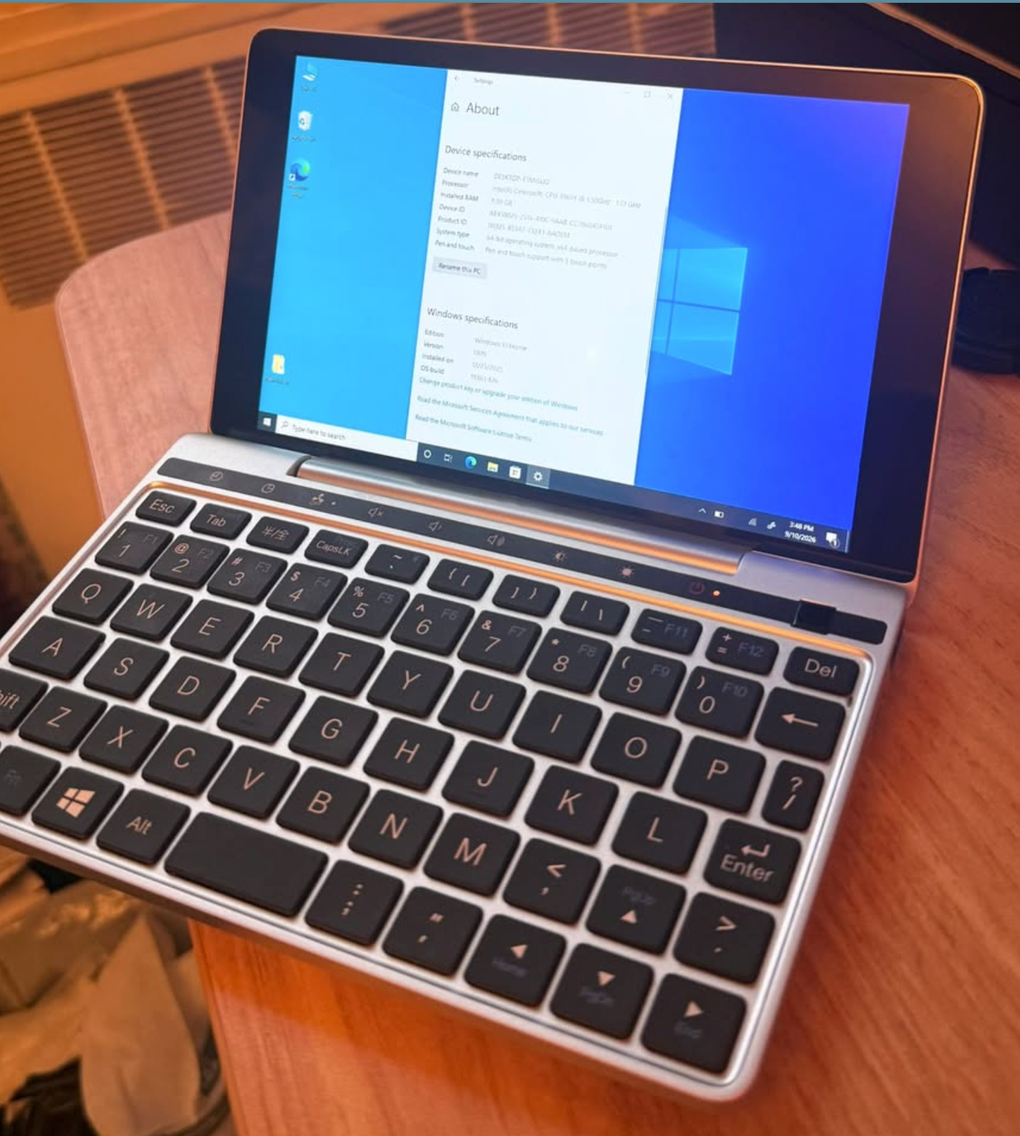 GPD Pocket 2 7" Celeron 3965Y 1.5GHz 8GB RAM 226GB SSD