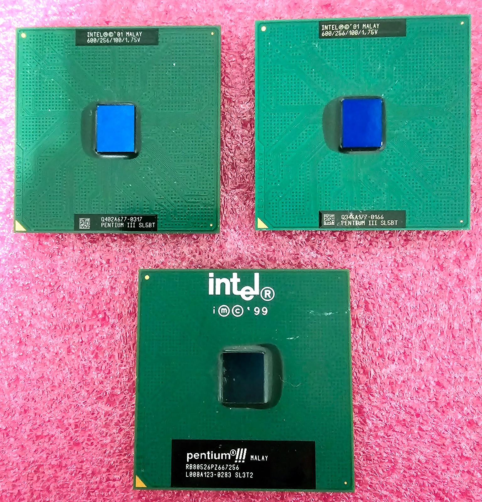 Lot of 3 Intel Pentium III Slot 370 CPU Processor 2-600mhz 1-667mhz you get all3