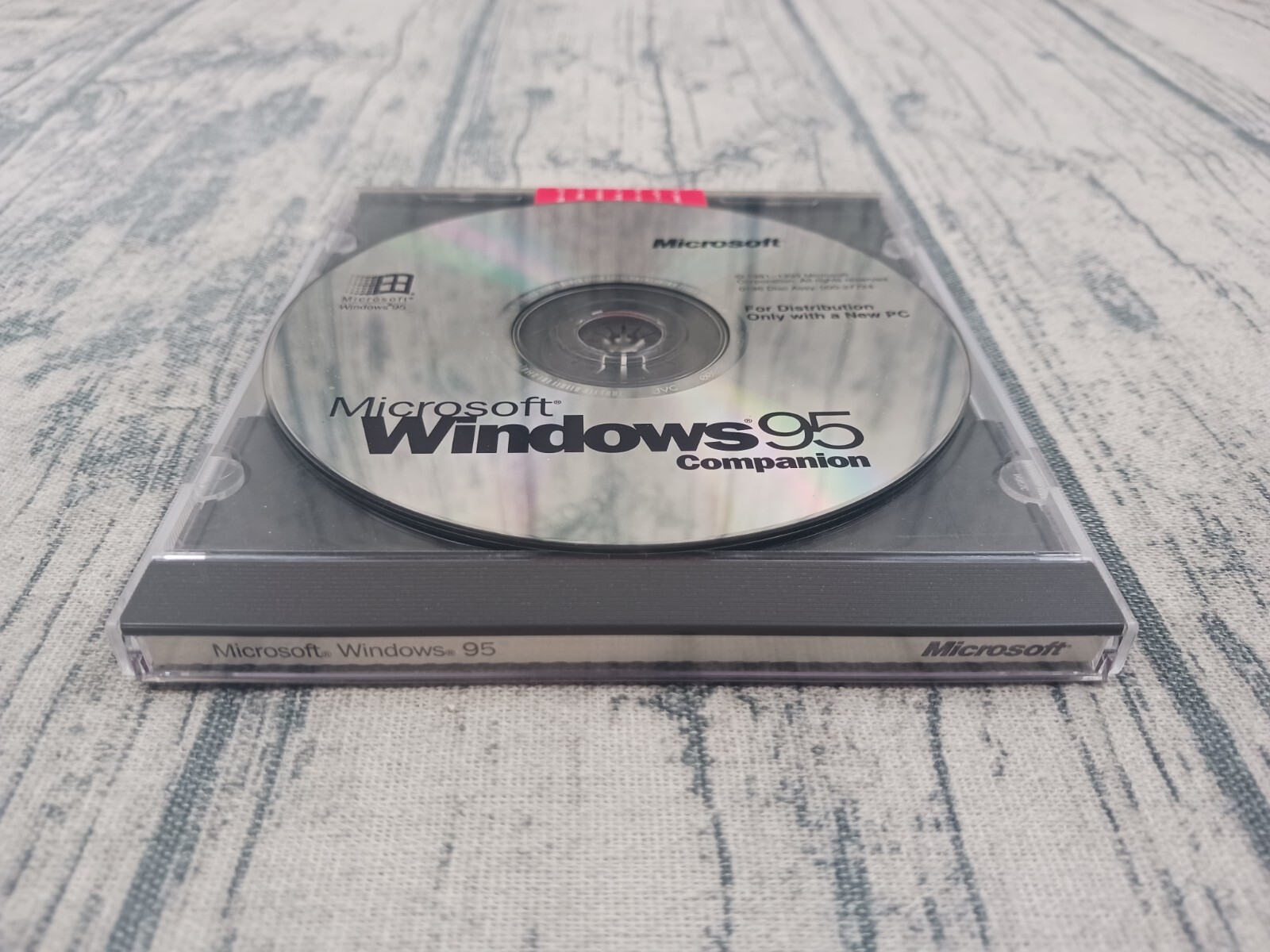 VINTAGE MICROSOFT WINDOWS 95 COMPANION CD ONLY IN ORIGINAL CASE NO KEY
