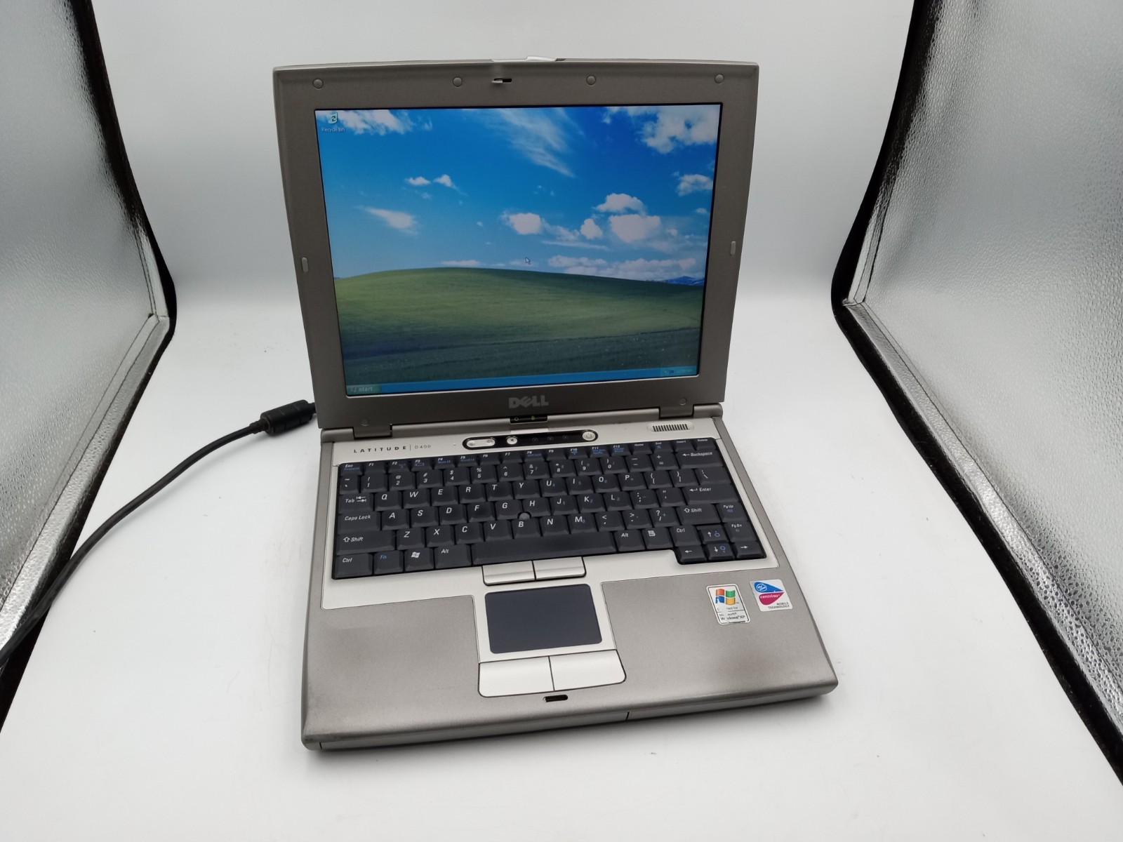 Dell Latitude D400 12.1" Intel Pentium M 512MB RAM 60GB HDD WinXP - READ -RR