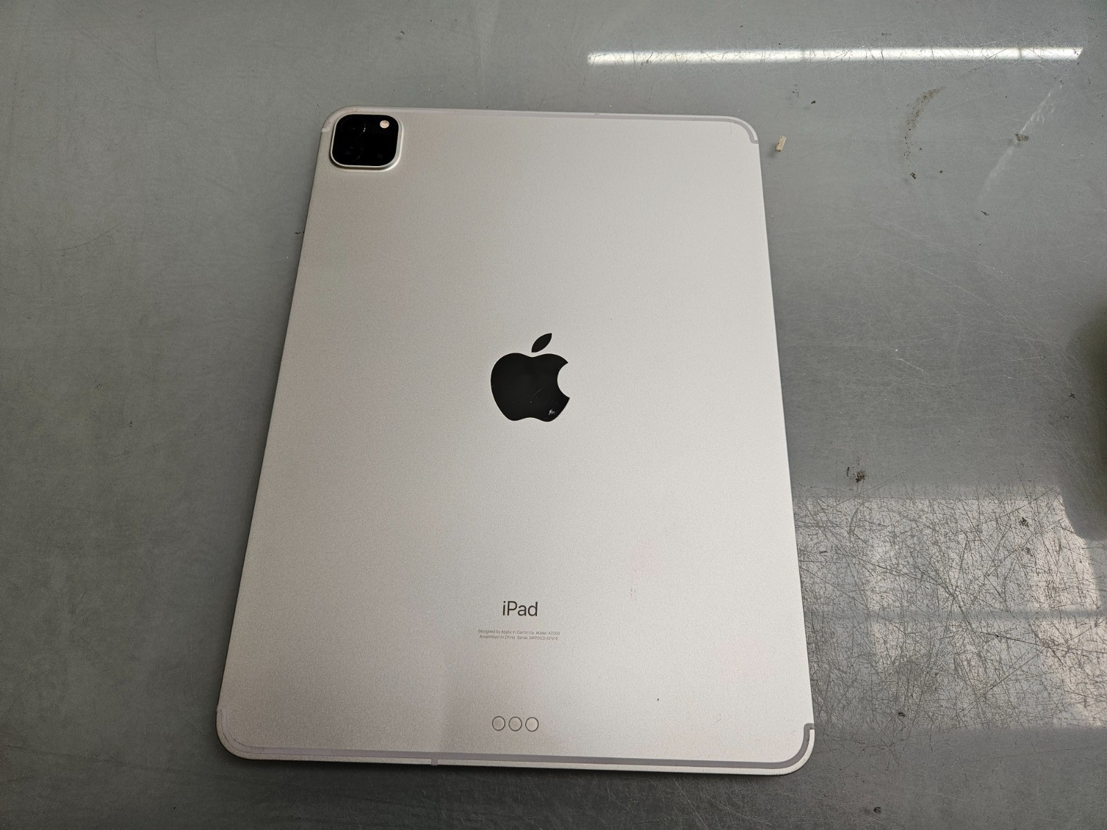iPad Pro 11" 2nd Gen A2068  SOLD AS IS FOR REPAIR - READ