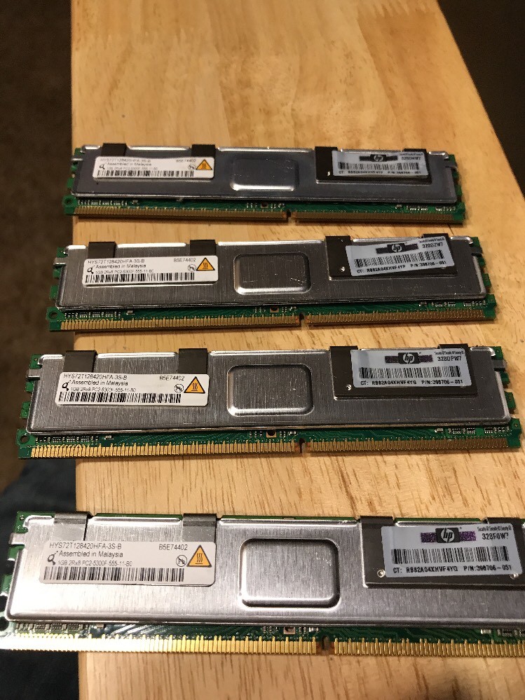 Lot of 4 (4GB) HP  HYS72T128420EFA-3S-B Server RAM 1GB 2Rx8 PC2-5300F-555-11-B0