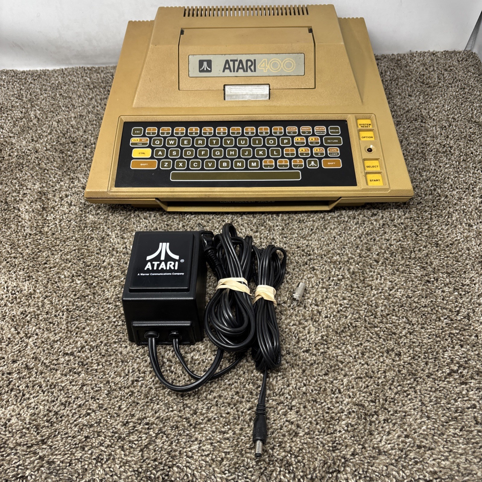 Atari 400 Computer System  console with Power Supply TESTED and Working