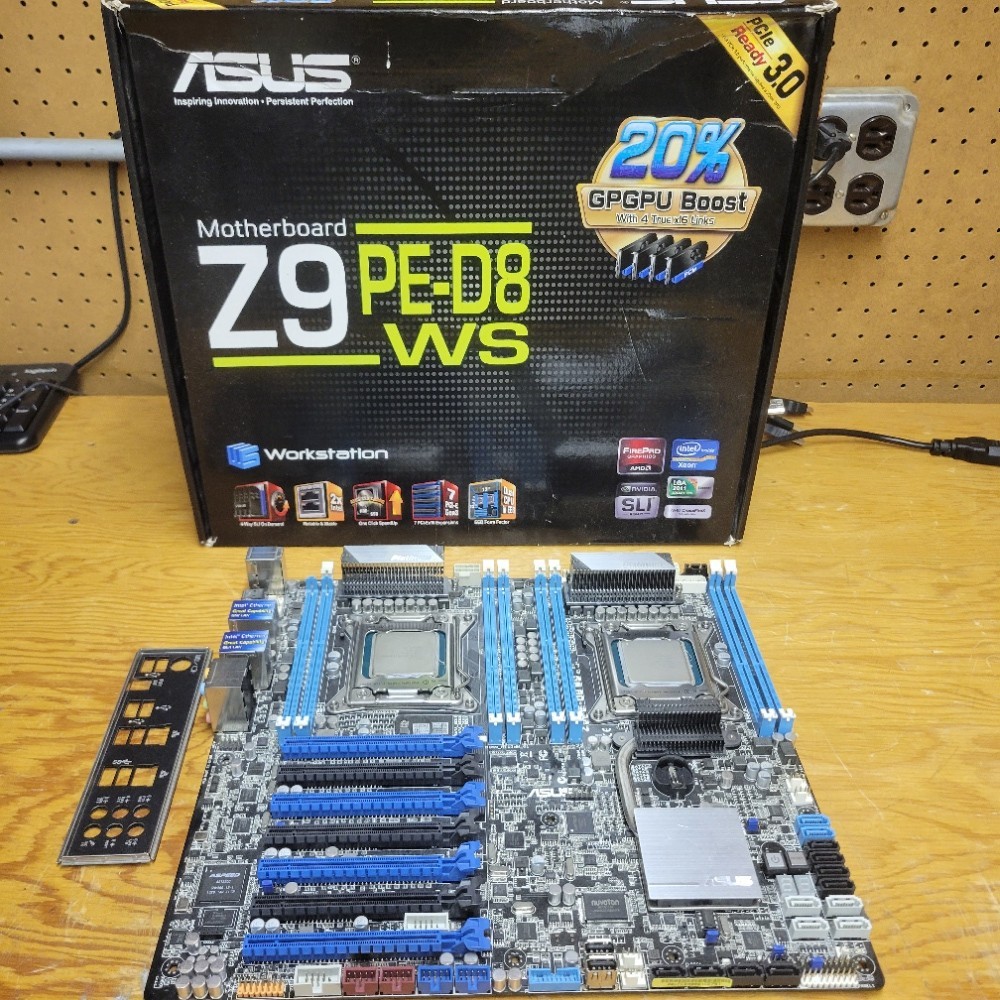 ASUS Z9PE-D8 WS, LGA 2011/Socket R, w/ 2 Xeon E5-2697V2 (Partially Working)