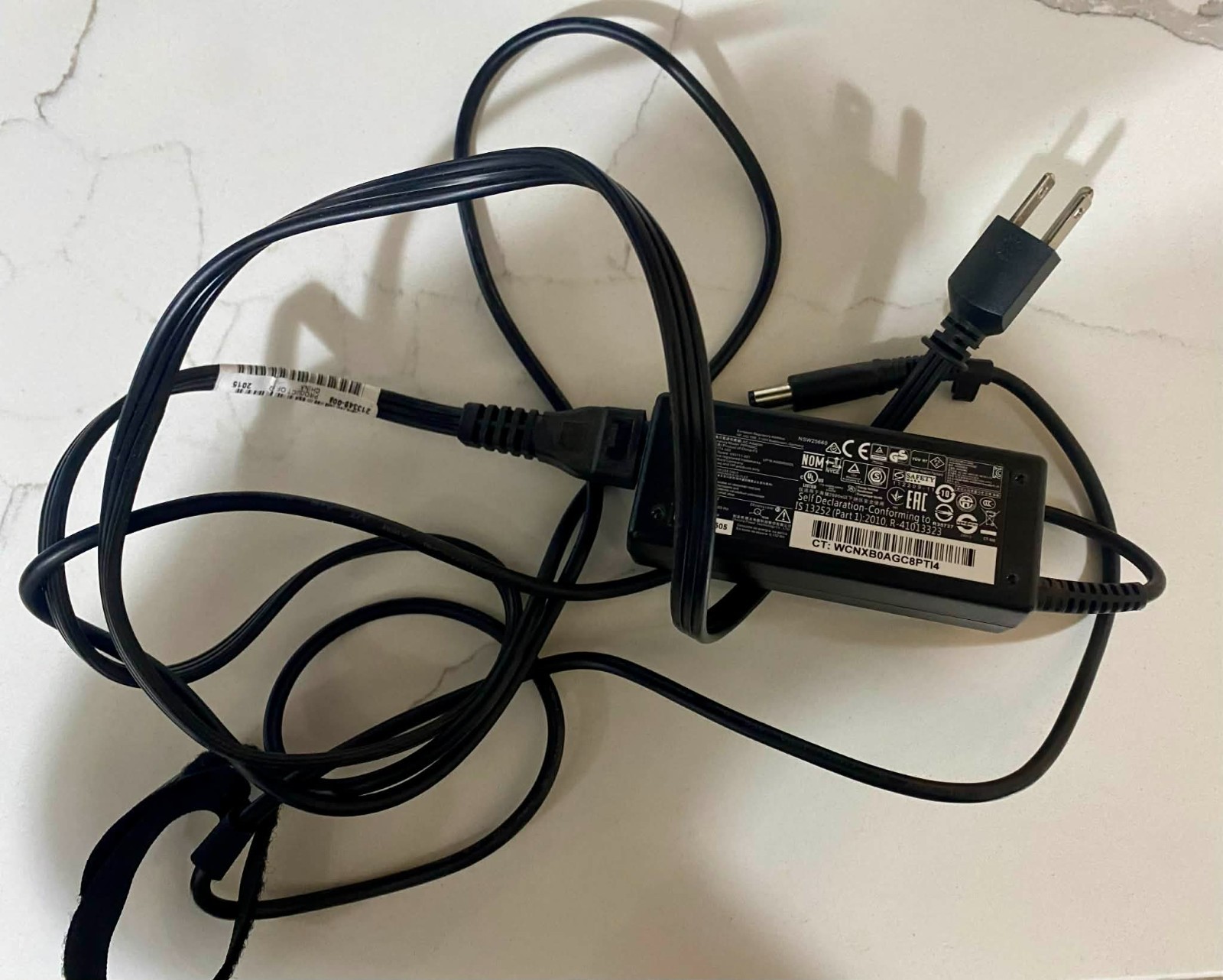 HP Power Adapter NSW25660, 19.5 volts DC, 3.33 amps, 65 watts