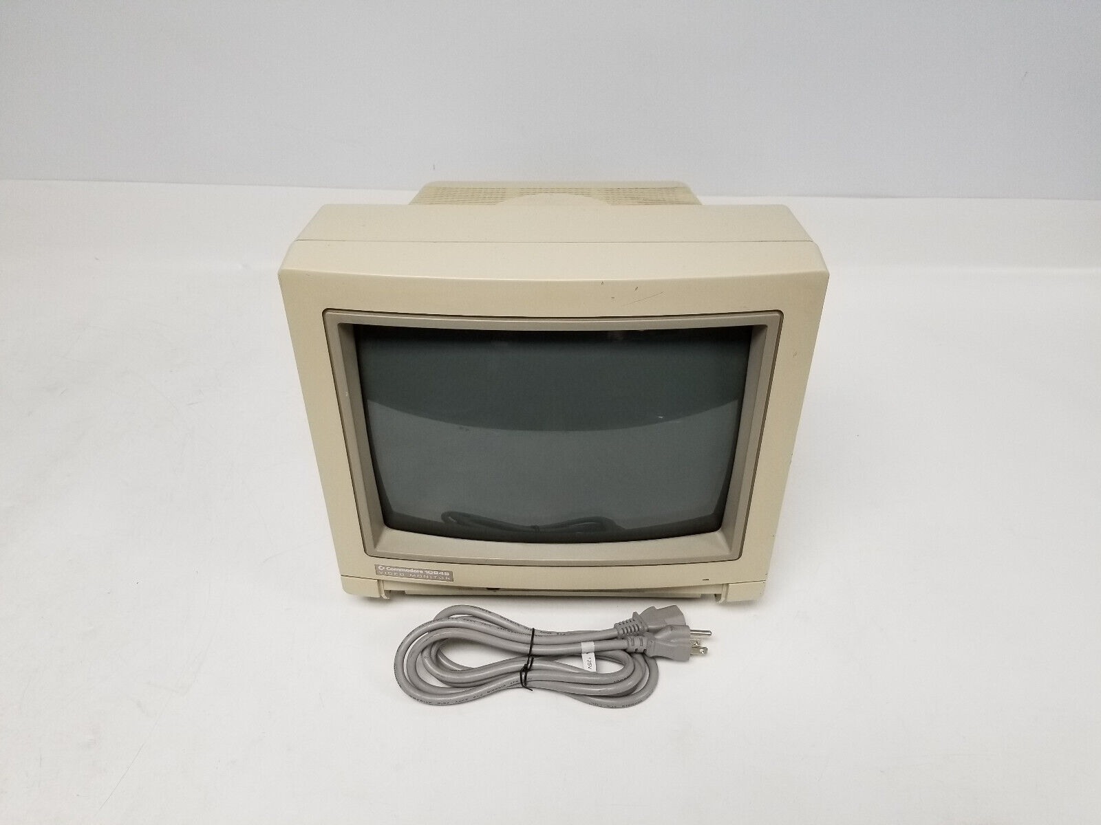 Vintage Commodore 1084S-D1 Full Color 13