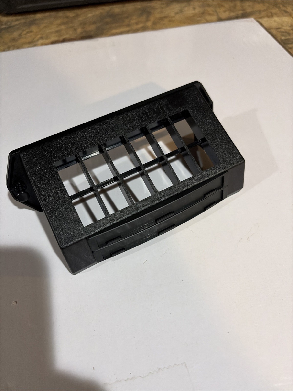 Leviton 47600-QPB Quickport Mounting Bracket Accepts 12-Port connectors