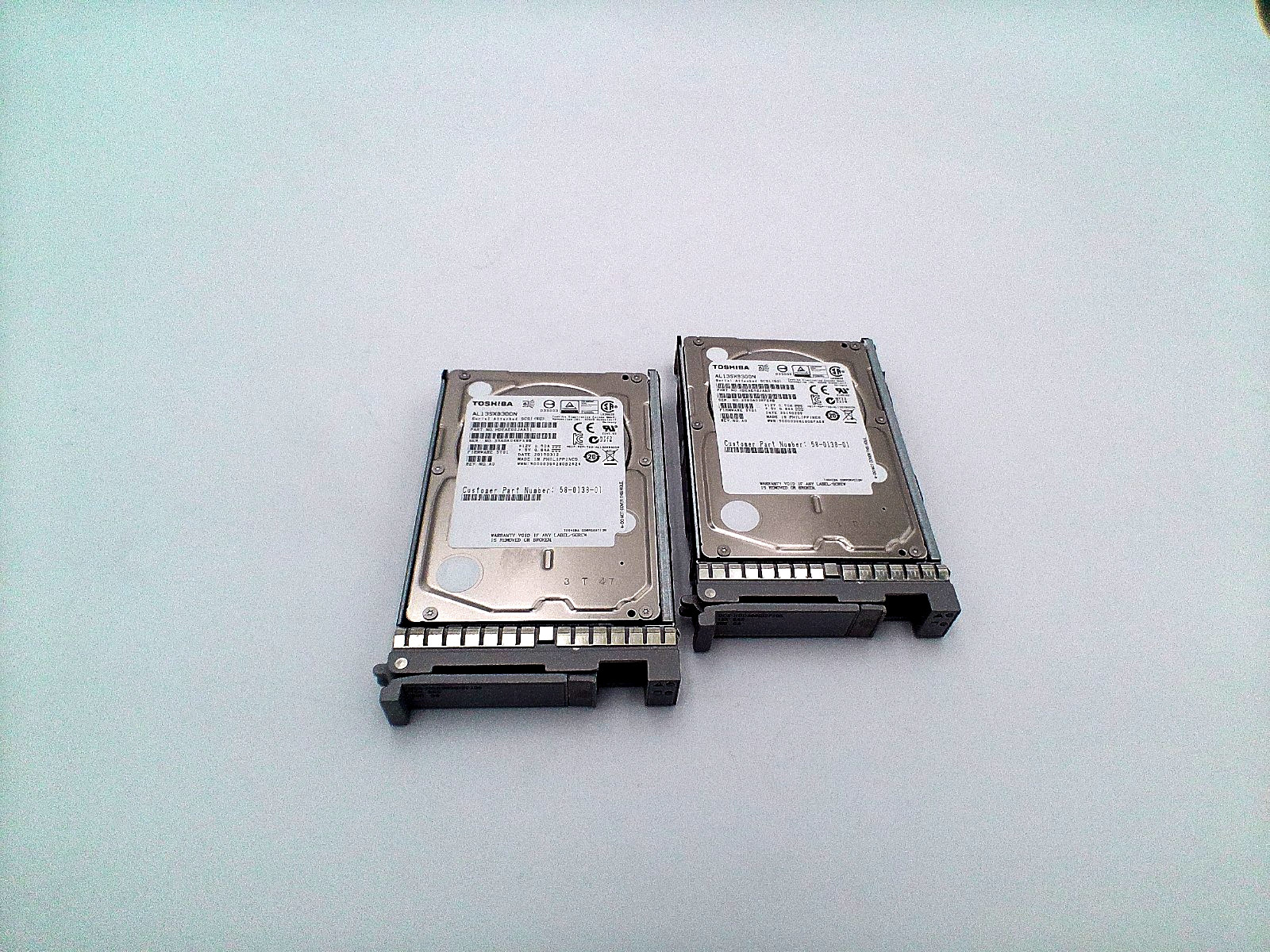 LOT OF 2 CISCO UCS 300GB 15000 RPM SAS 6GB 2.5" INTERNAL HD (UCS-HDD300GI2F105)