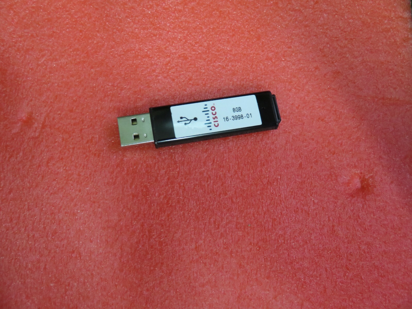  16-3998-01 CISCO  8GB USB Log Flash Nexus 7000 Series