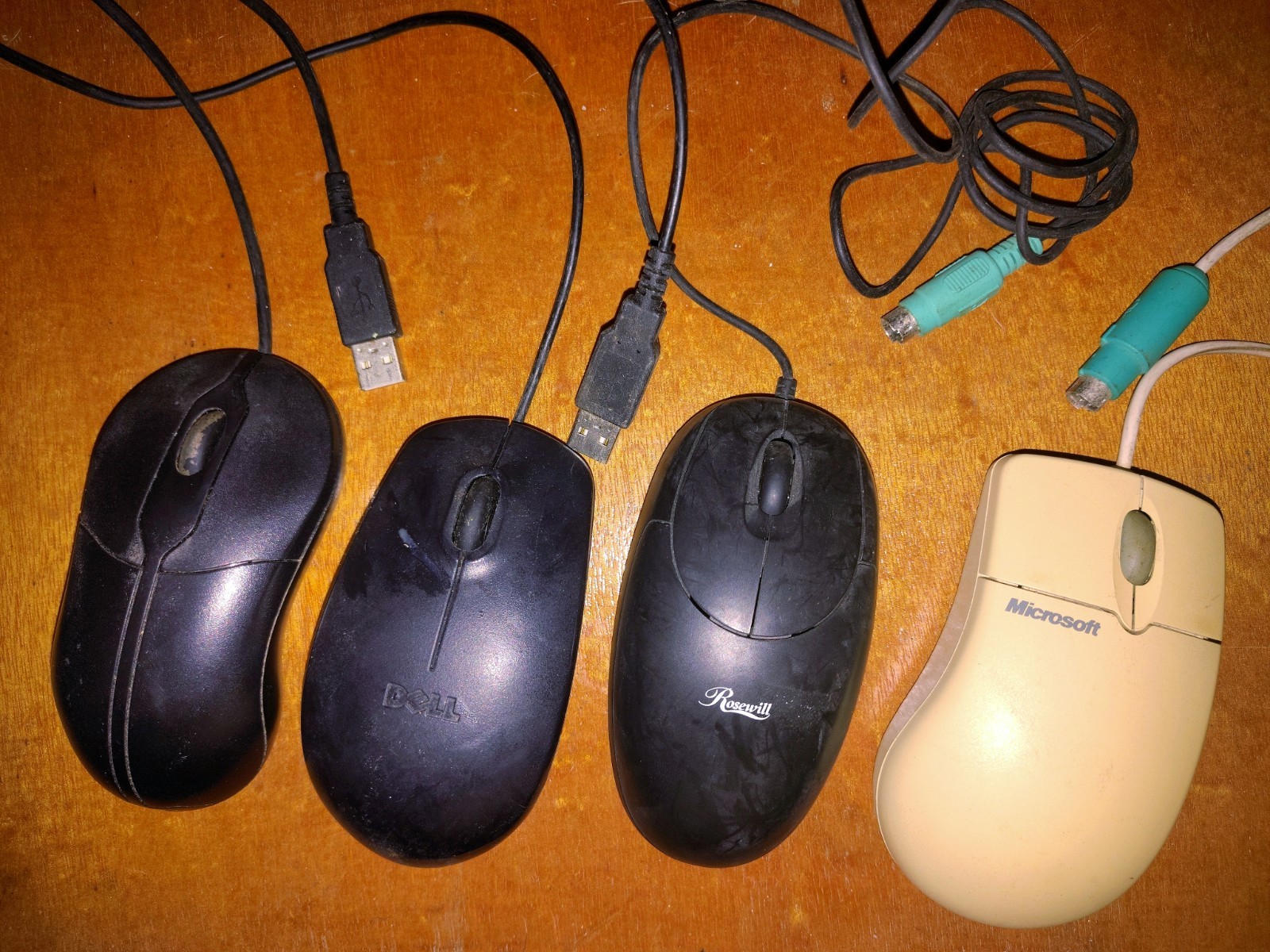 Lot of 4 Wired Vintage Computer Mice