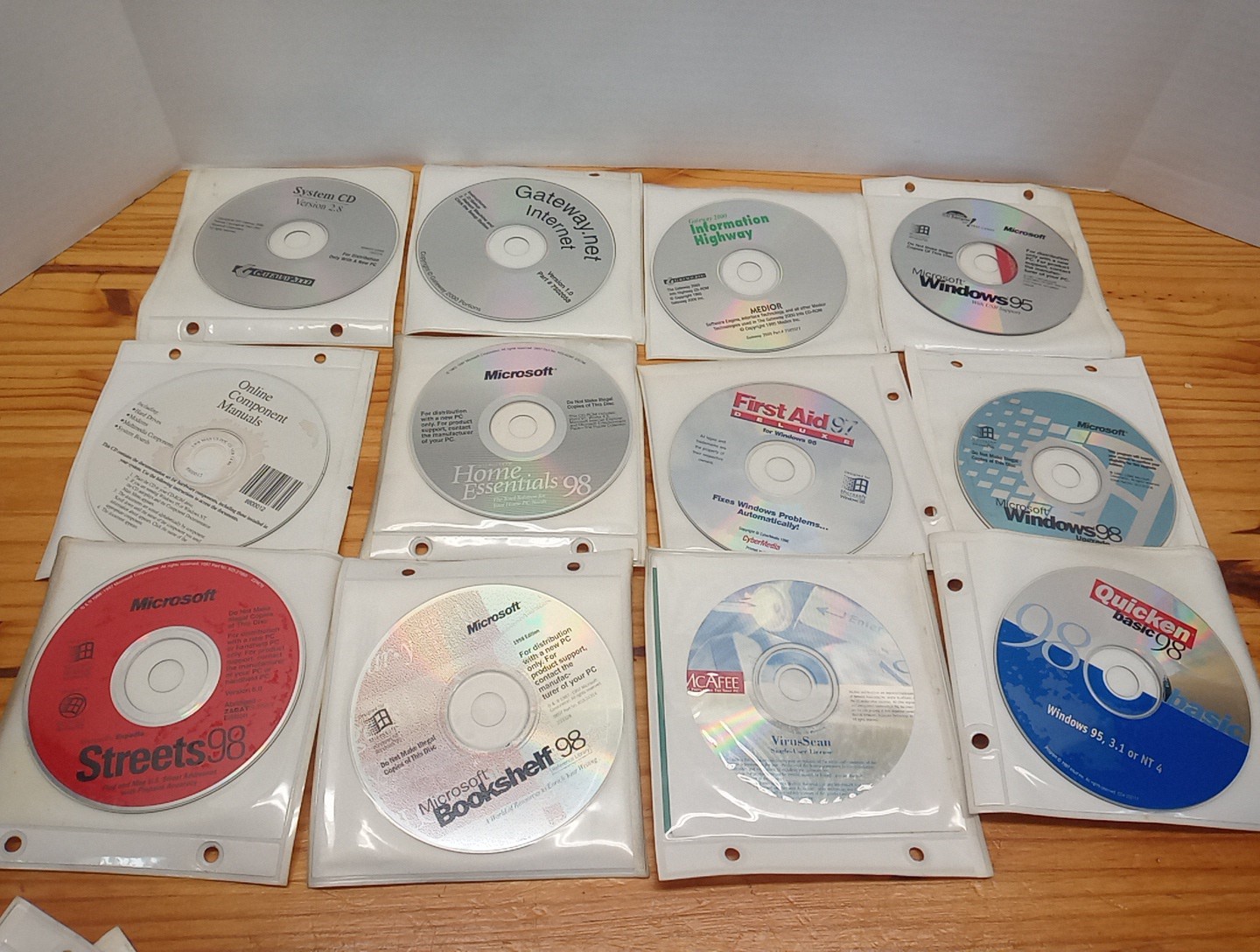 Windows 95 And Gateway 2000 Software Bundle