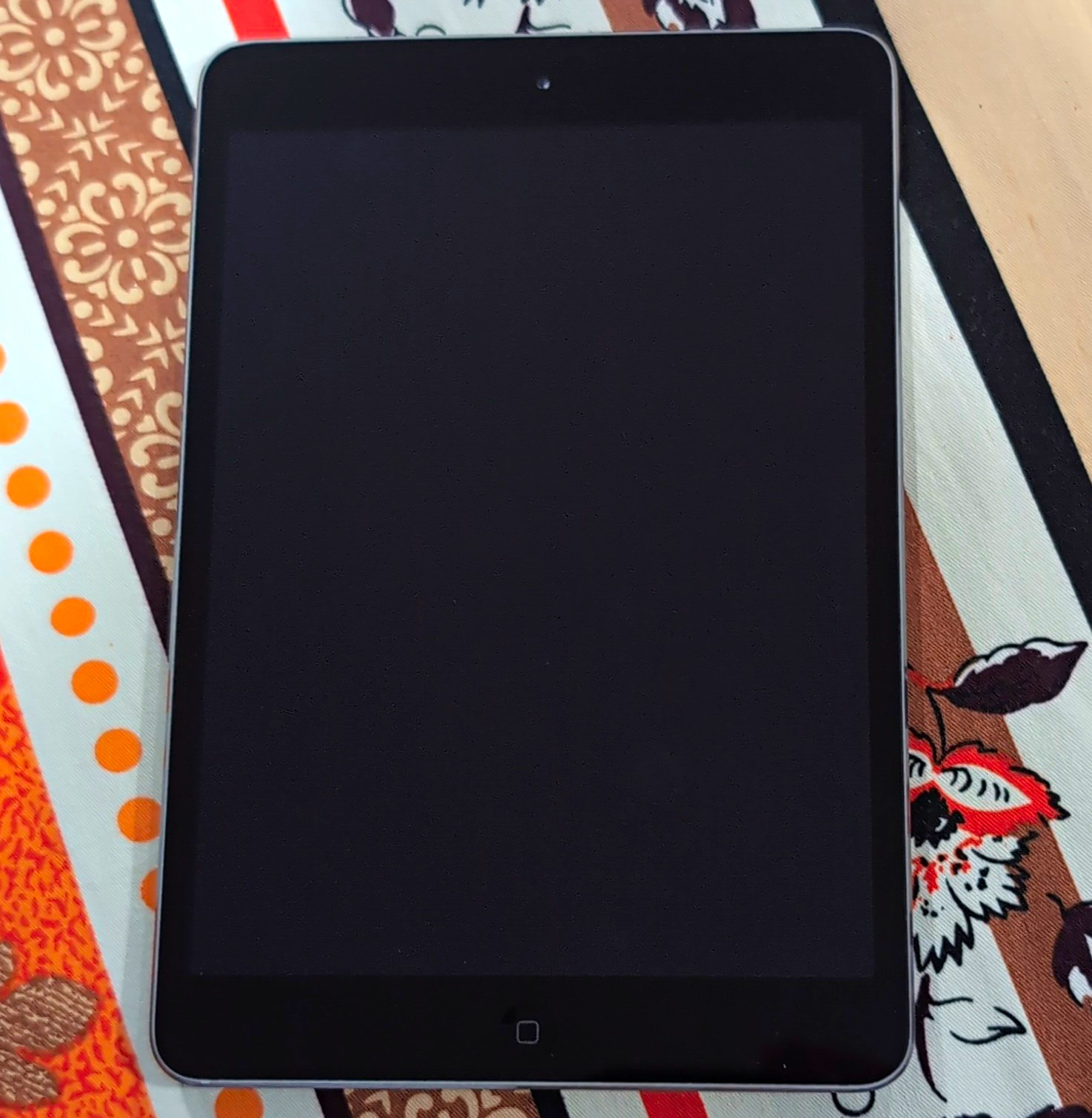 Apple iPad mini 2 16GB Wi-Fi Gray 7.9in A7 Dual Core 2048x1536 ME779LL/A