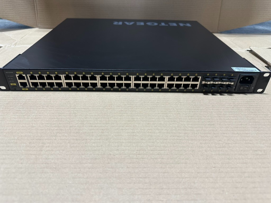 NETGEAR AV Line M4250 (GSM4248P-100NAS) 40-Ports Rack Mountable PoE SFP Switch