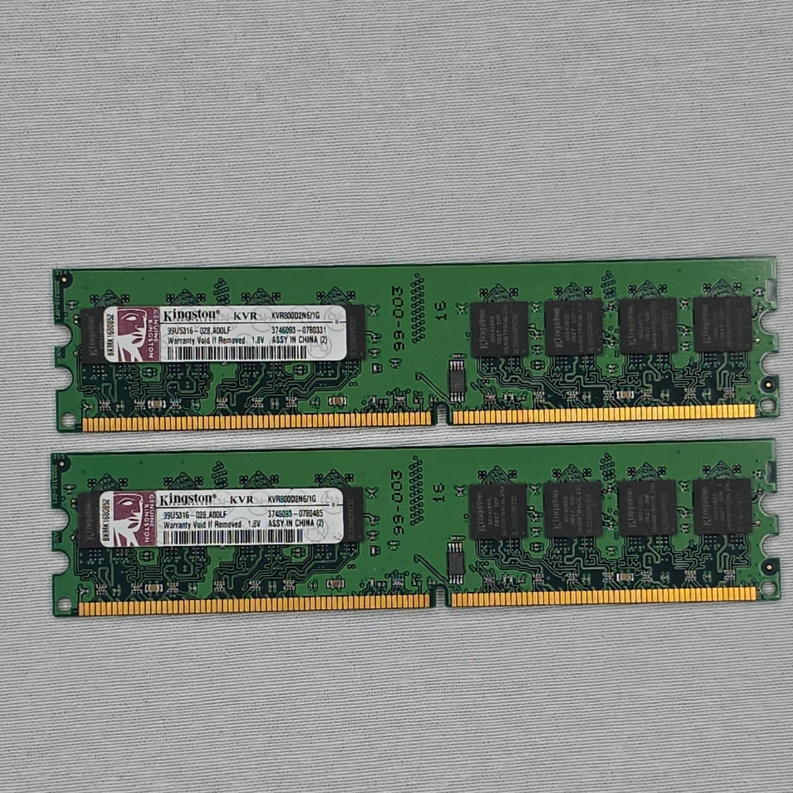 Kingston ValueRAM 2GB (2x1GB) DDR2 DIMM PC2-6400 240-Pin KVR800D2N6/1G