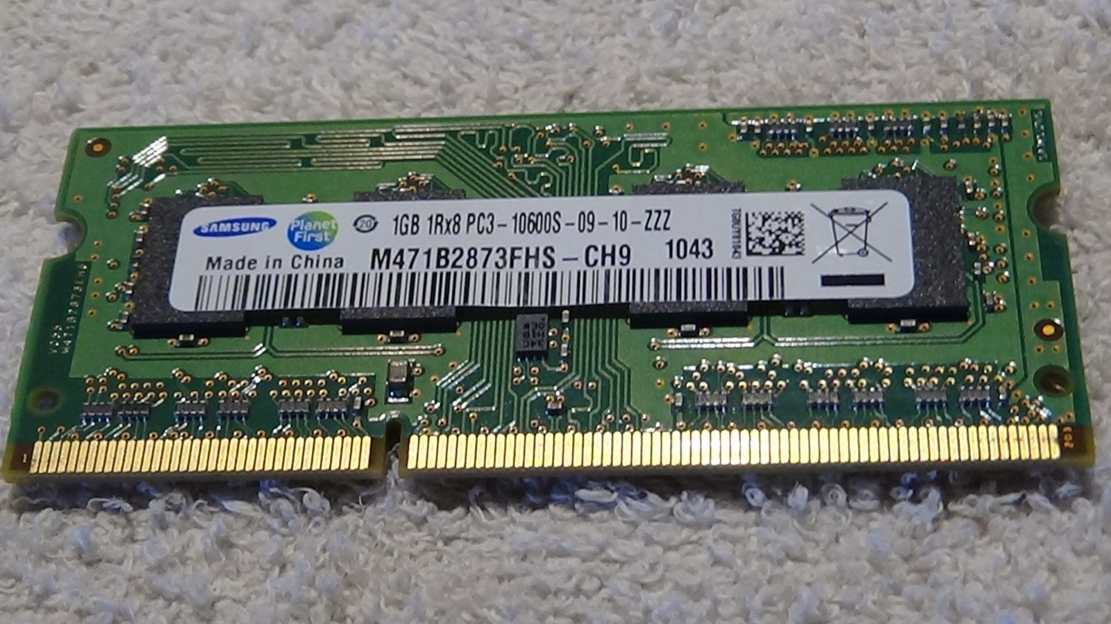 Samsung Planet First 1GB 1Rx8 PC3-10600S-09-10-ZZZ Made in China M471B2873FHS-CH