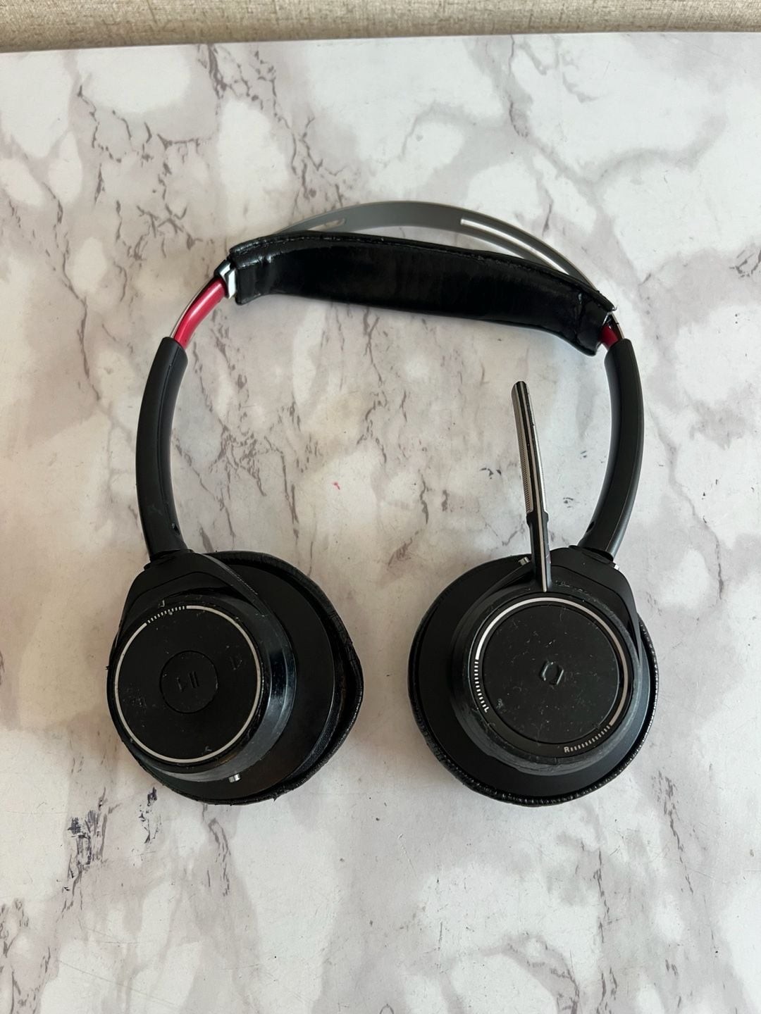 Plantronics Voyager Focus UC B825 Wireless Stereo Headset