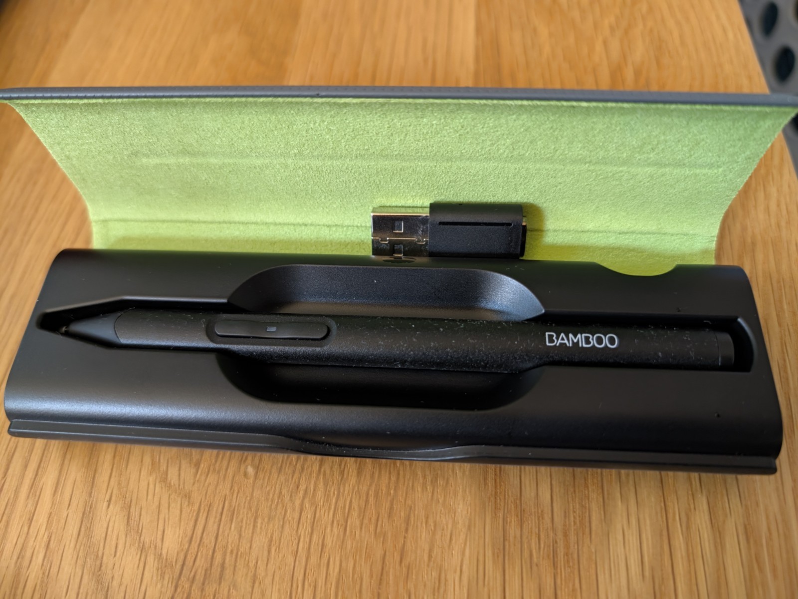Wacom Bamboo Precision Stylus w/ Case & USB Charger for Smart Phone/Tablet