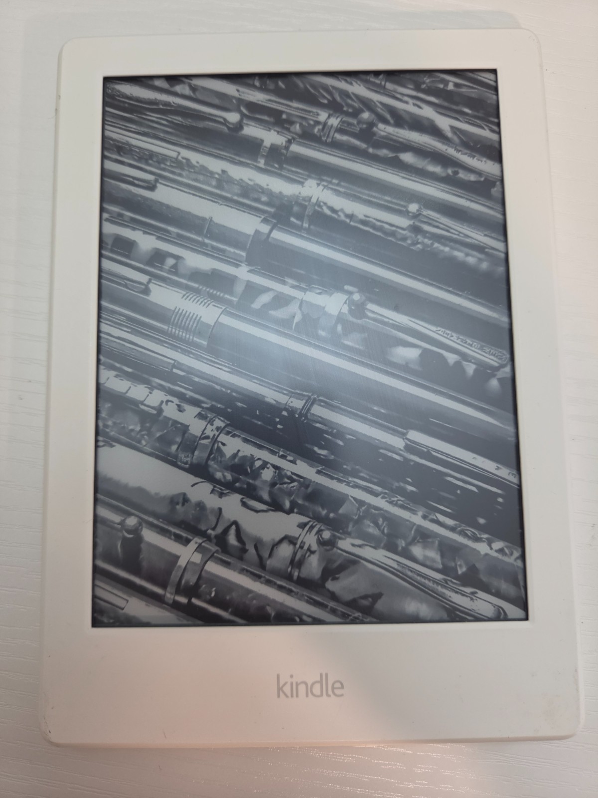 Amazon Kindle 8th Generation, 6in, White - Very Good Condition