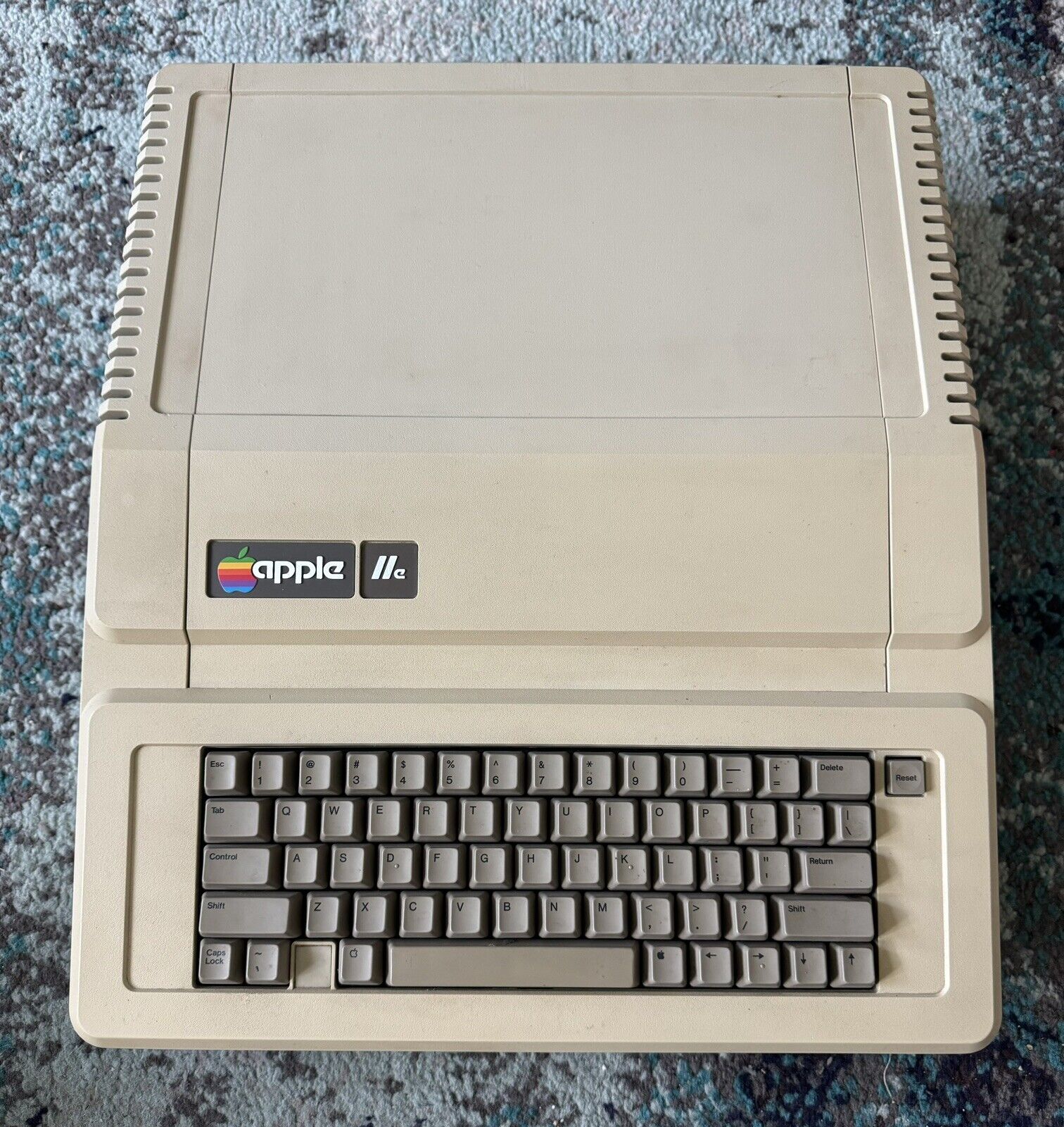 Apple IIe Computer - 128k Enhanced w/ 80col + 5.25 Drive Card