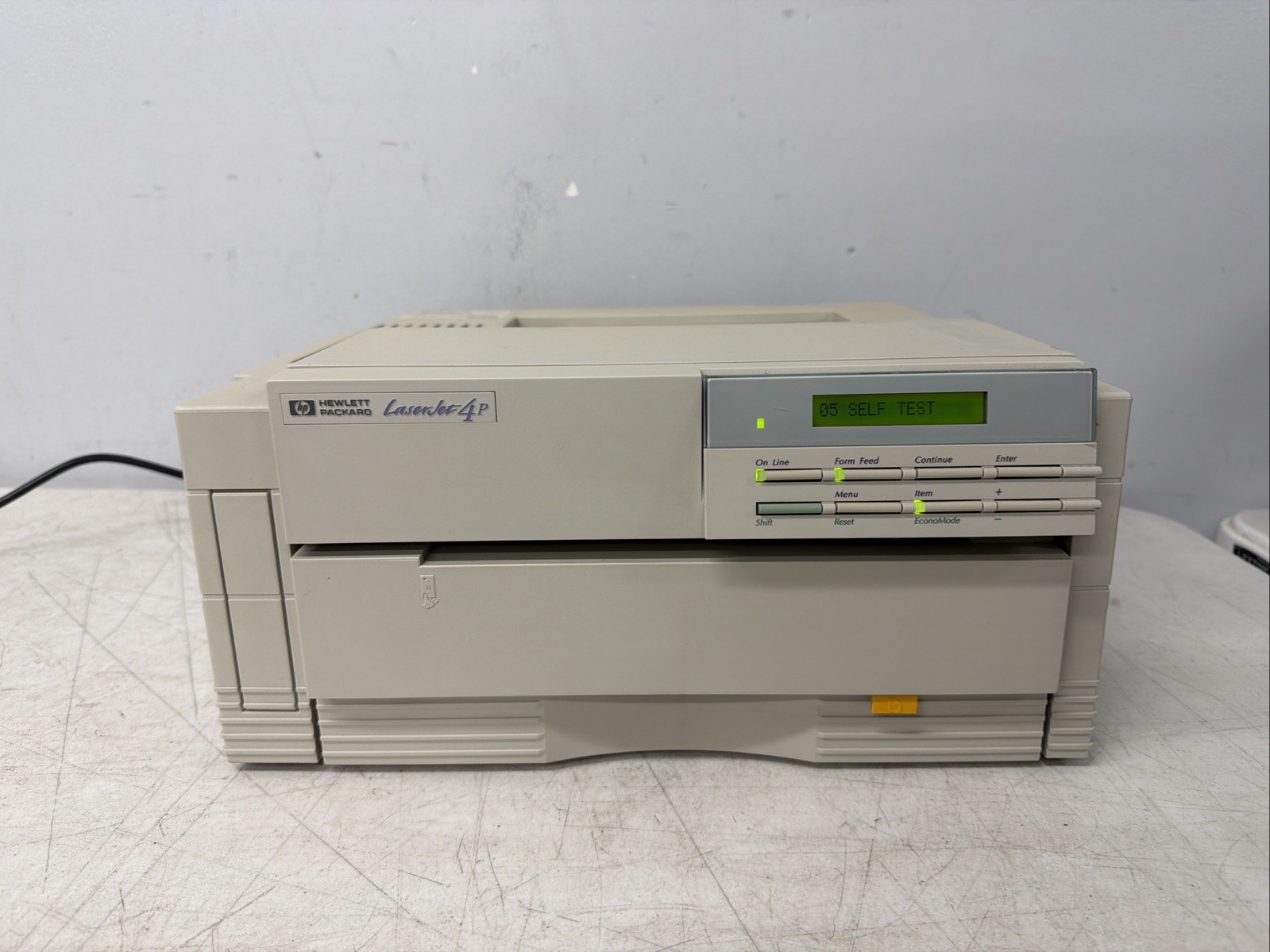 Vintage HP Hewlett-Packard LaserJet 4P Laser Printer C2005A - Powers On