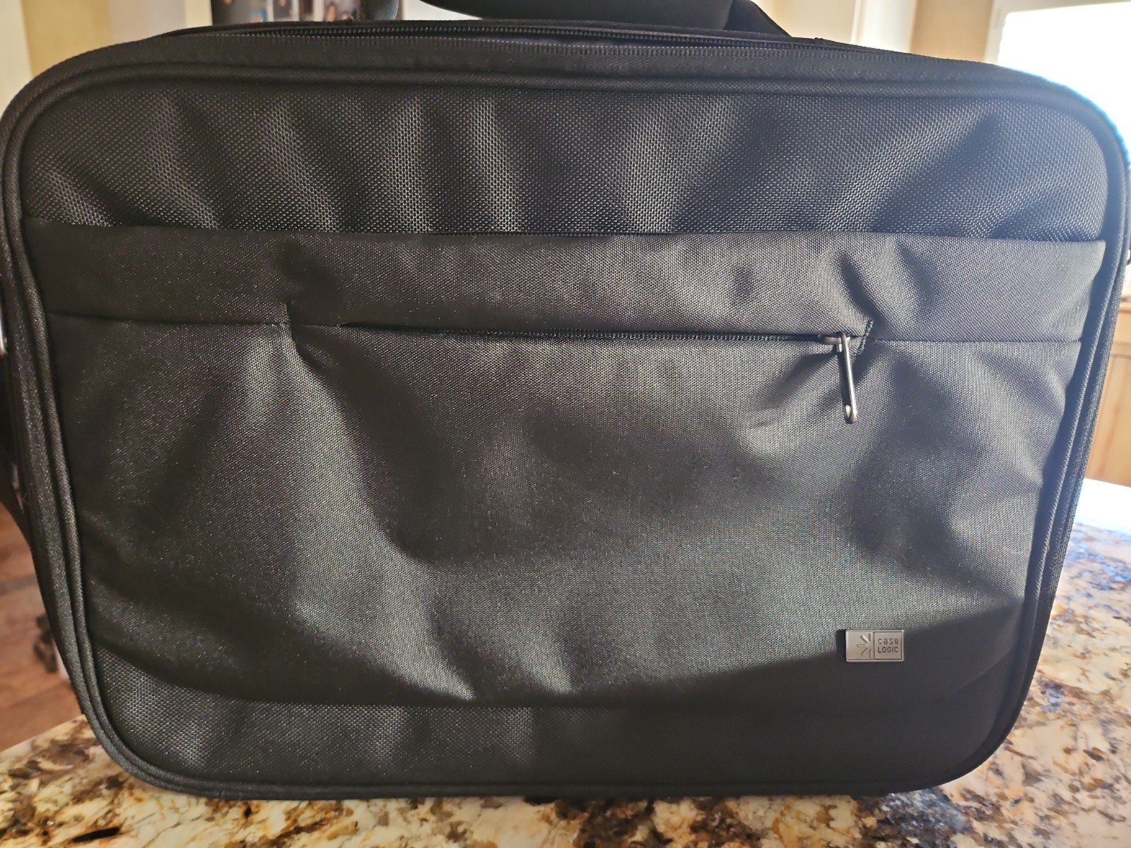 Case Logic Black  19” Laptop Shoulder/Messenger Bag Padded Strap