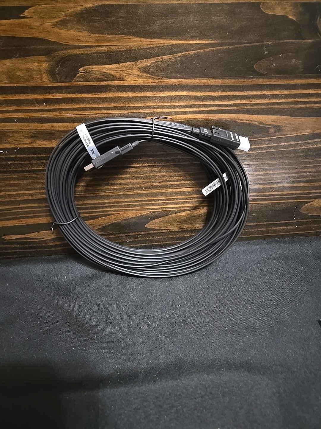 DVIGEAR DVI-2620-AOC, Active Optic Cable DisplayPort 1.4, Hyperlight  20meters