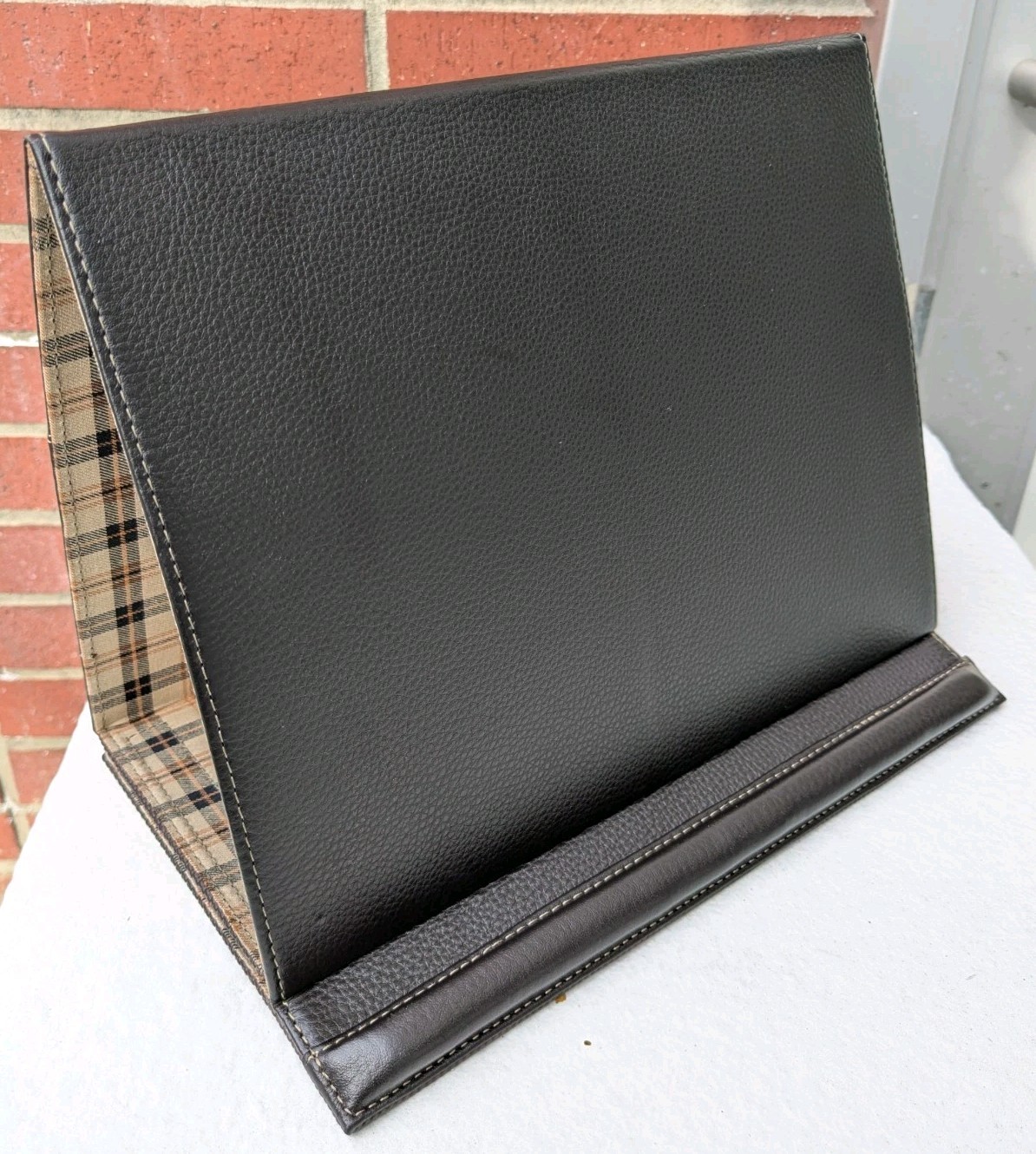 Levenger Tablet iPad Note Holder Stand Pebbled Leather Brown Foldable Folio EUC