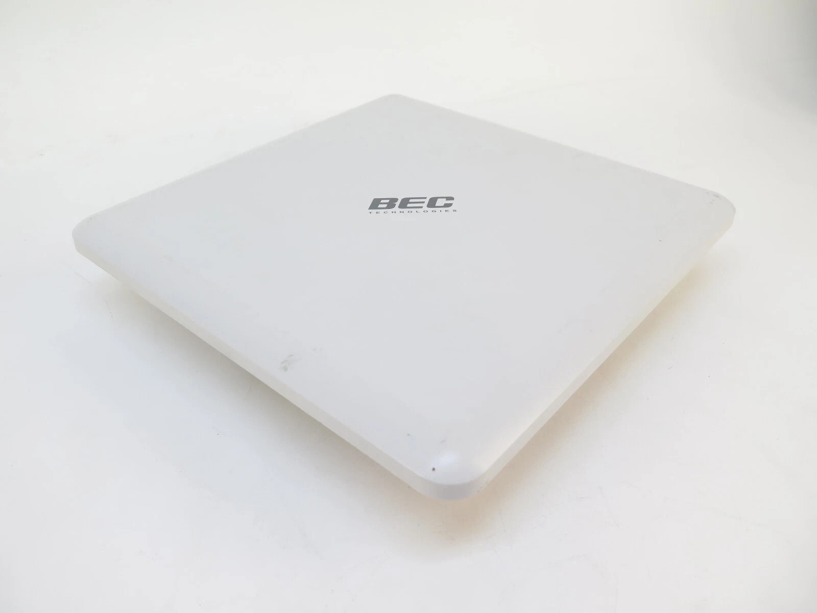 BEC Technologies RidgeWave 6900R21-G 4G/LTE-A Pro CBRS Outdoor Router