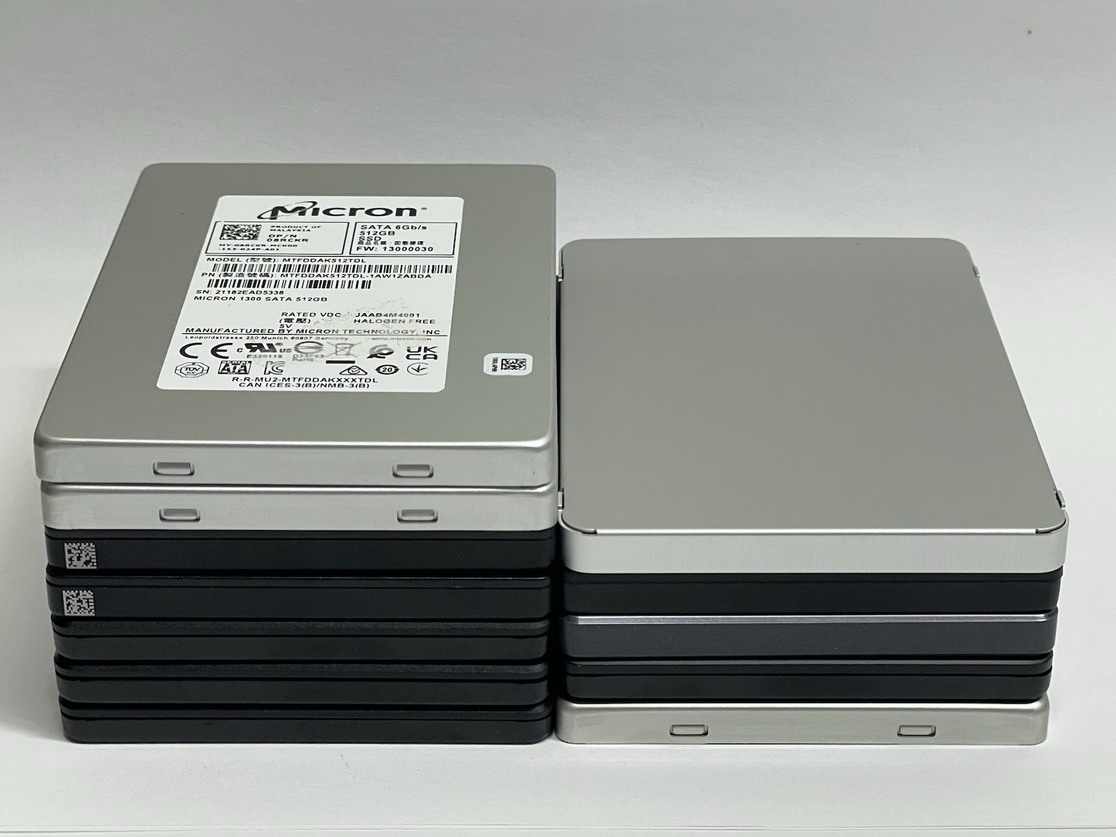 LOT OF 12 Mixed 2.5" SATA SSDs 2x 512GB 5x 500GB 3x 256GB 2x 250GB Major Brands