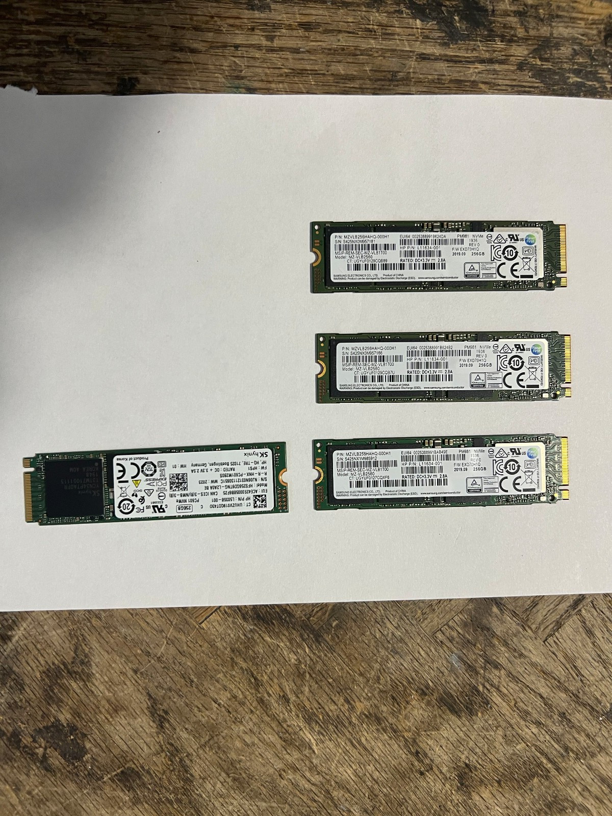 LOT OF 4 SAMSUNG(3), SK HYNIX(1)  256GB M.2 2280 NVMe  SSD M.2