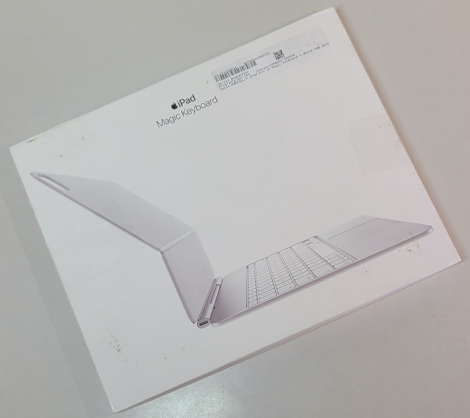 OPEN BOX  Apple Magic Keyboard Case iPad Pro 11" - M4 M5 - White A2975 MWR03LL/A