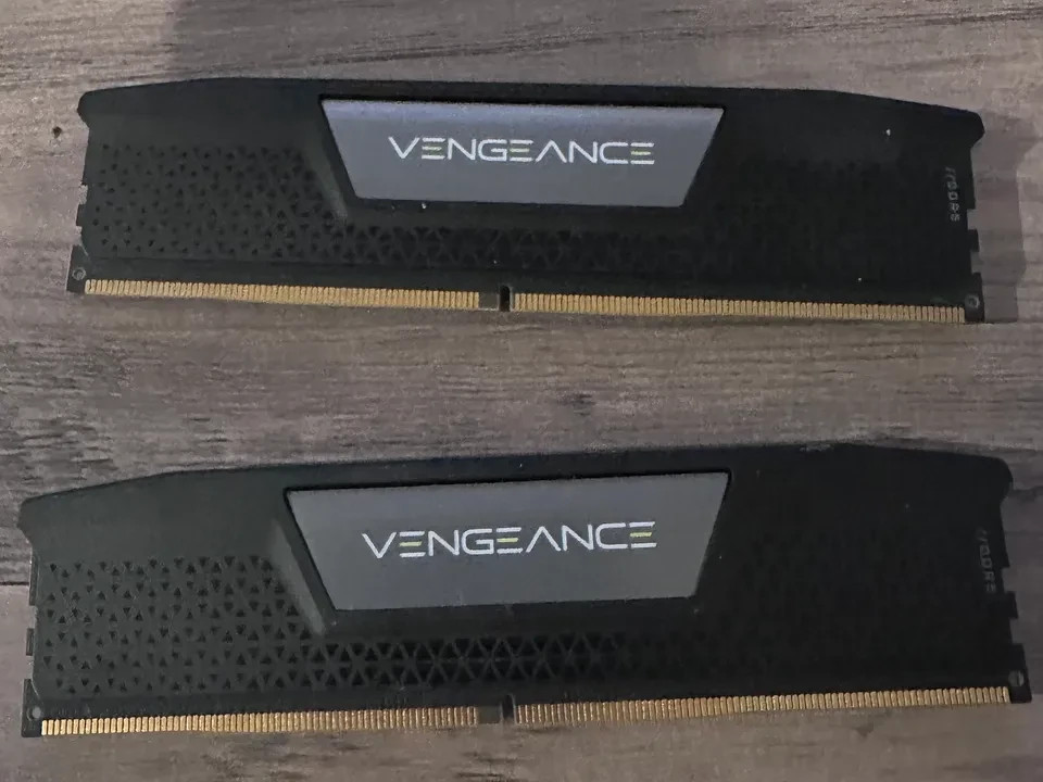 CORSAIR VENGEANCE 64GB (2 x 32GB) PC5-41600 (DDR5-5200) C40 DIMM Memory - Black