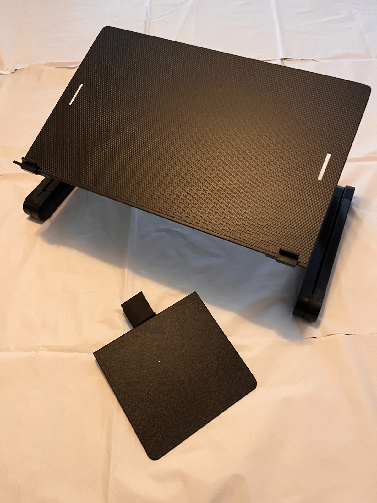 UNCAGED ERGONOMICS LAPTOP STAND