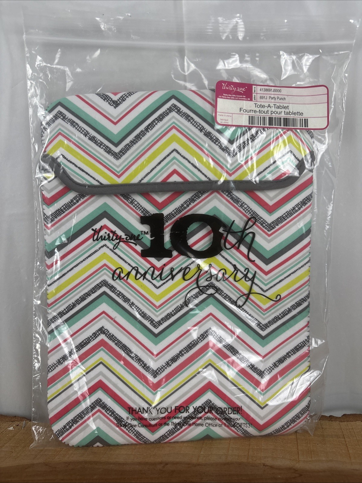 Thirty One Tote A Tablet Party Punch Chevron Print Office Tablet Case Cover