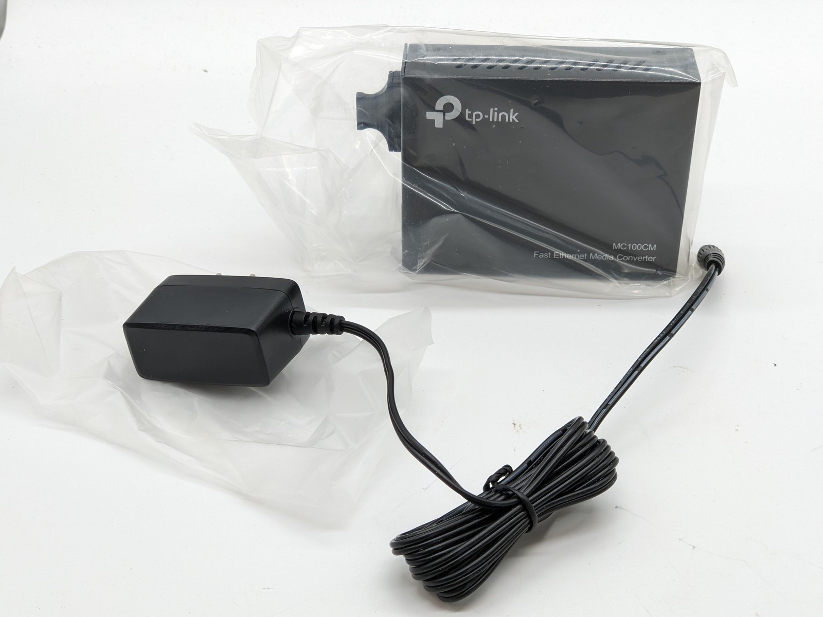 TP-LINK MC100CM(UN) Fast Ethernet Media Converter w/ AC ~ 