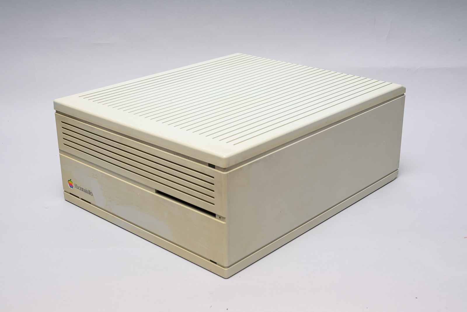 Vintage Apple Macintosh IIcx M5650 Case Shell Chassis w/ Internal Parts