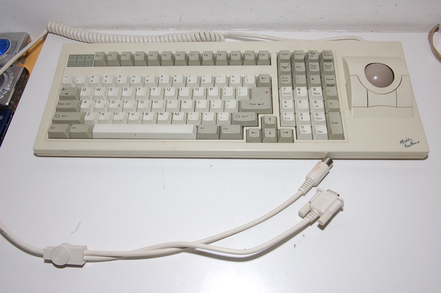RARE Vintage Qtronix KT-30M "Mighty KeyBoard" Clicky Keyboard w/ Mouse