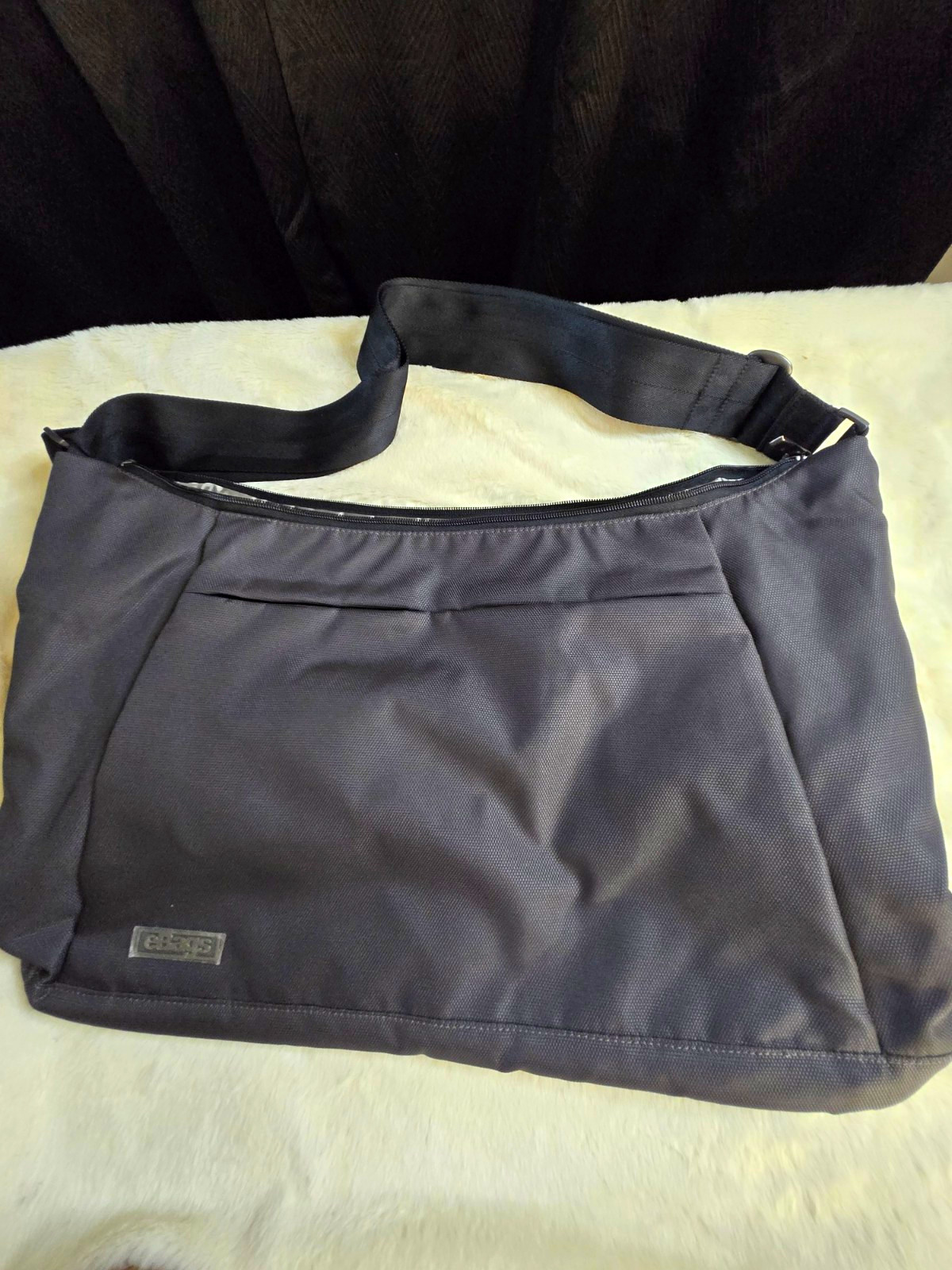 New EBAGS Messenger Laptop Shoulder Bag. Black Dark Gray