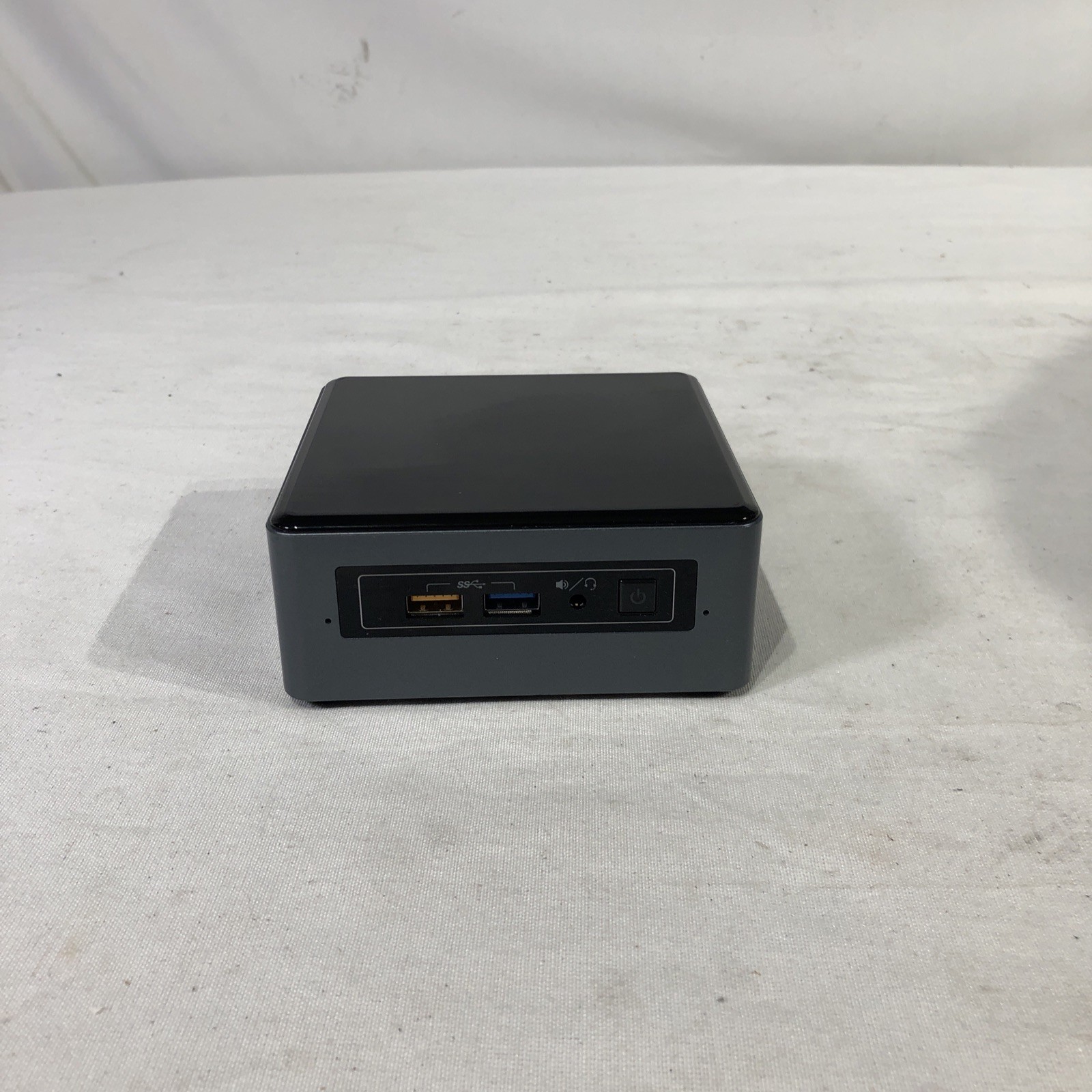 Intel NUC6CAY Micro Intel Celeron J3455 1.5GHz 16GB RAM No HDD/OS/AC