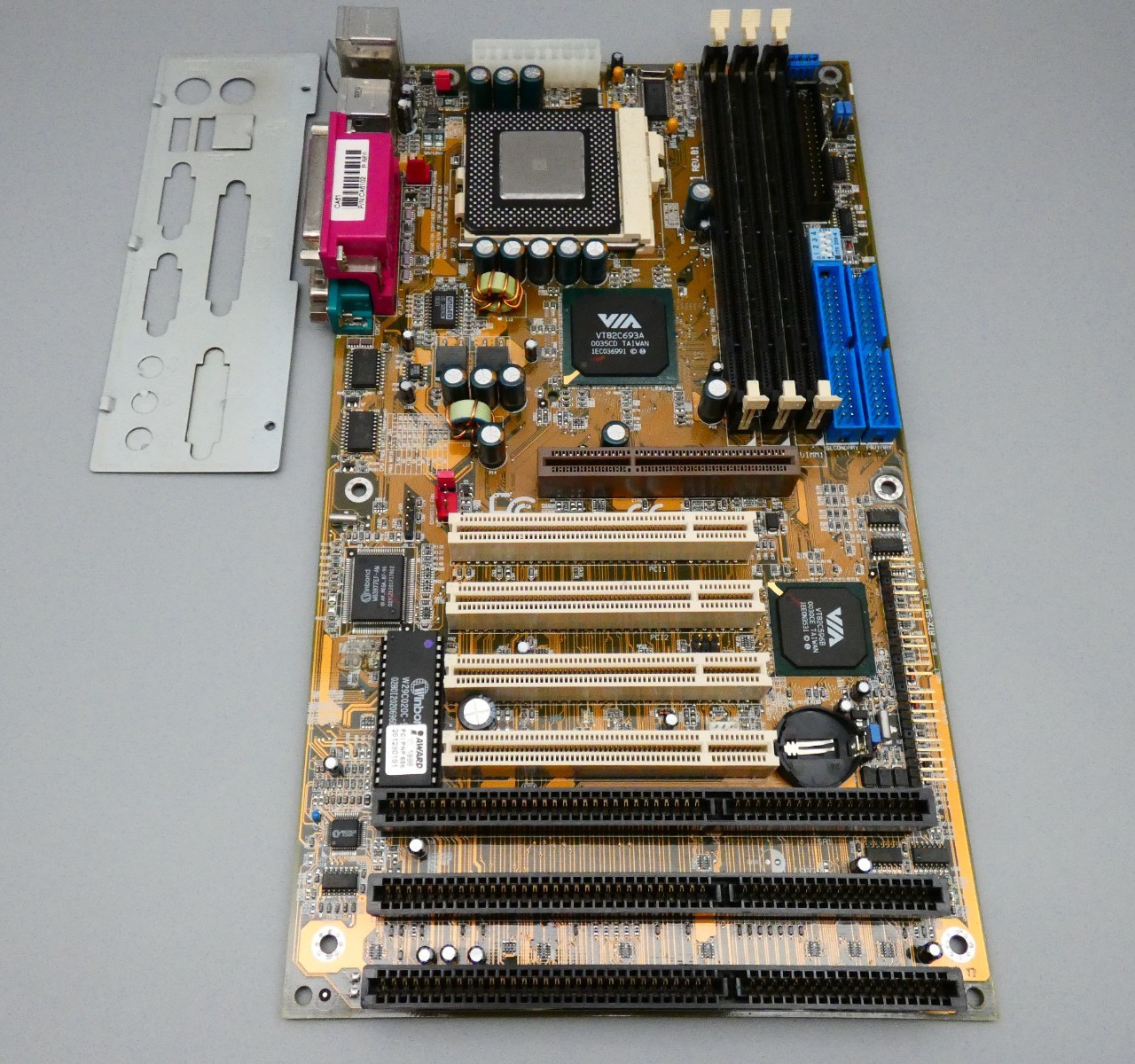DFI CA61 REV. B1 Motherboard socket 370 with Intel Celeron 400 CPU + IO Shield