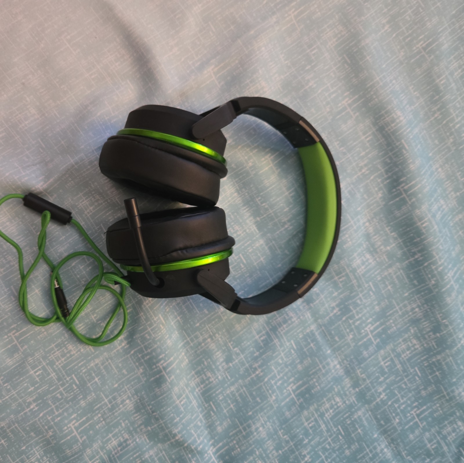 HP 4BX31AA Pavilion Gaming Headset 400. Works with PC, mobile, PlayStation, Xbox
